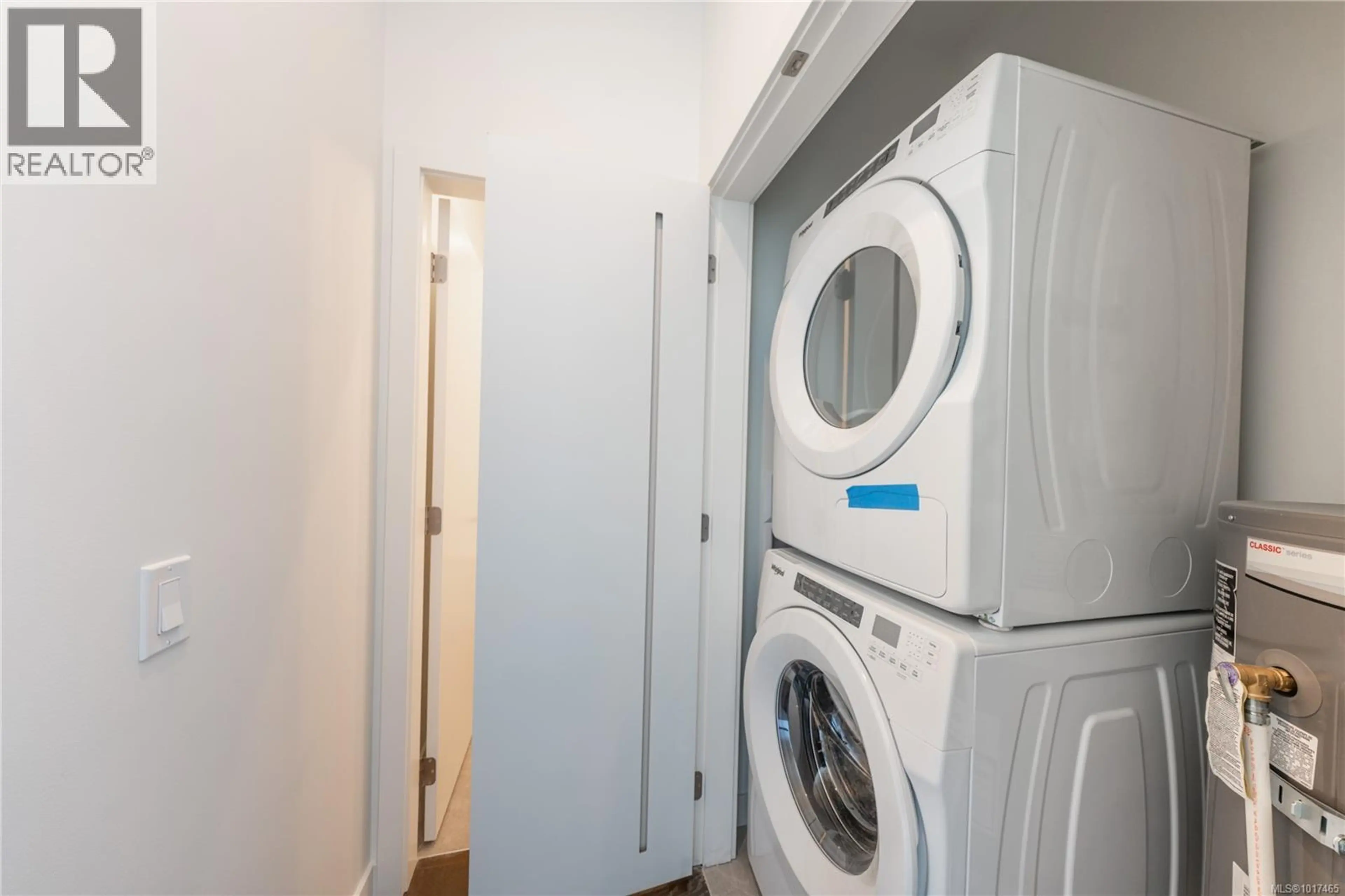 Property at #407 9570 FIFTH ST, Sidney, BC