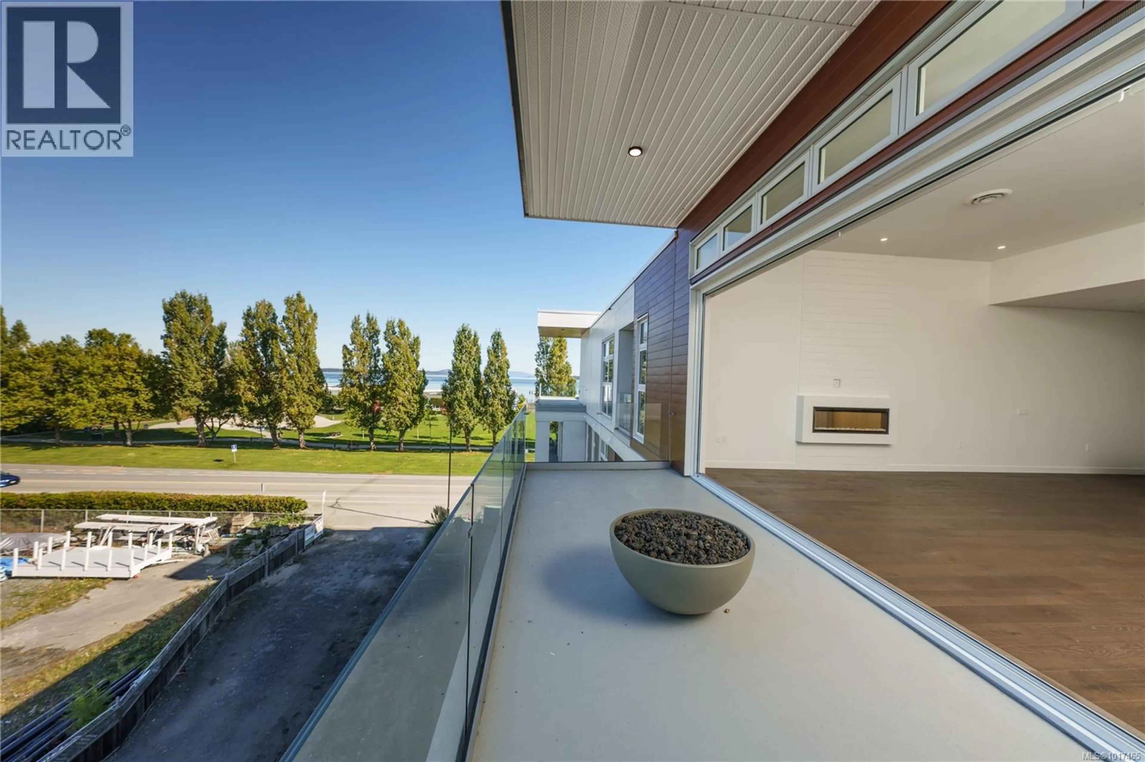 Property at #407 9570 FIFTH ST, Sidney, BC