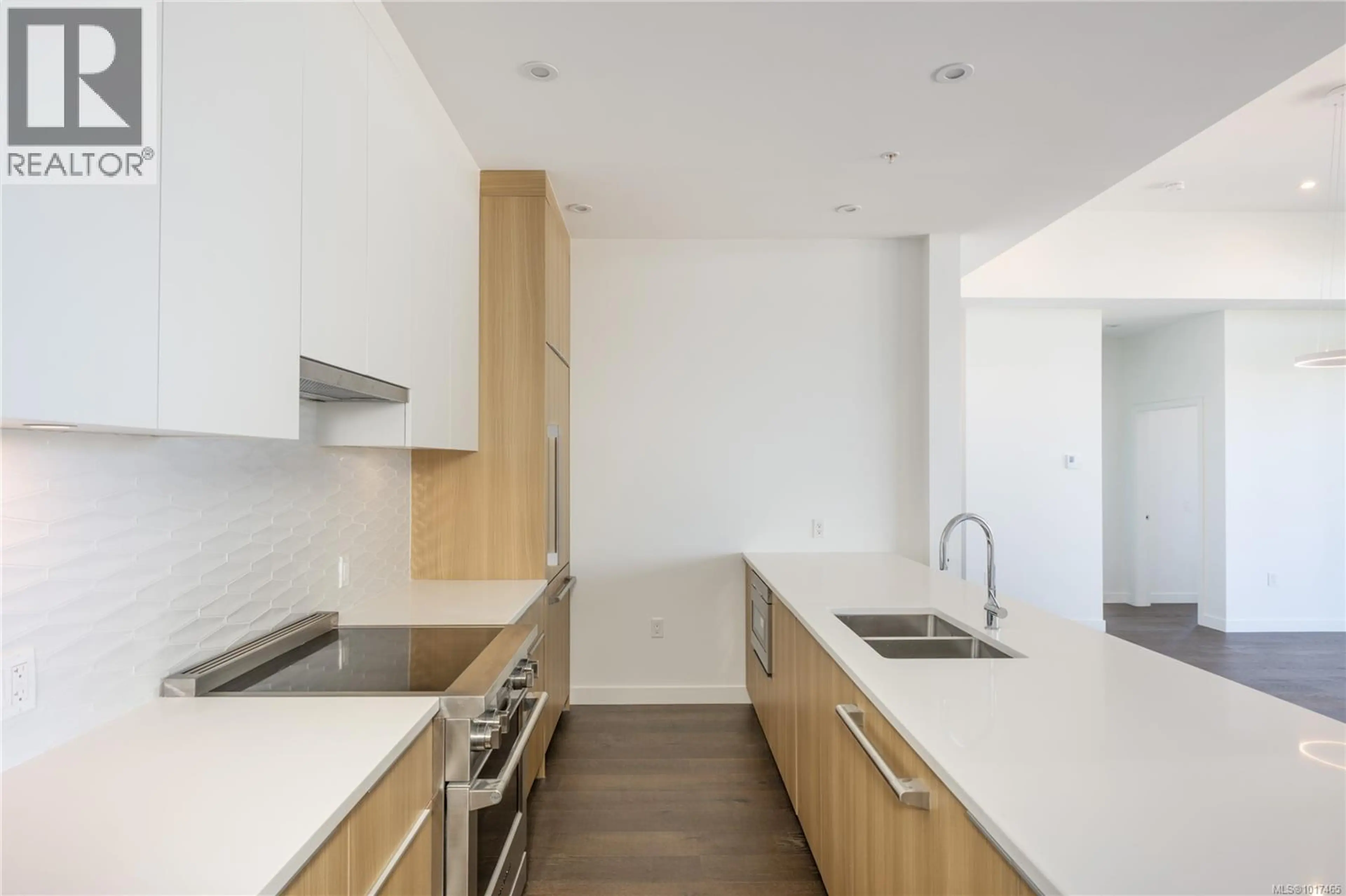 Property at #407 9570 FIFTH ST, Sidney, BC