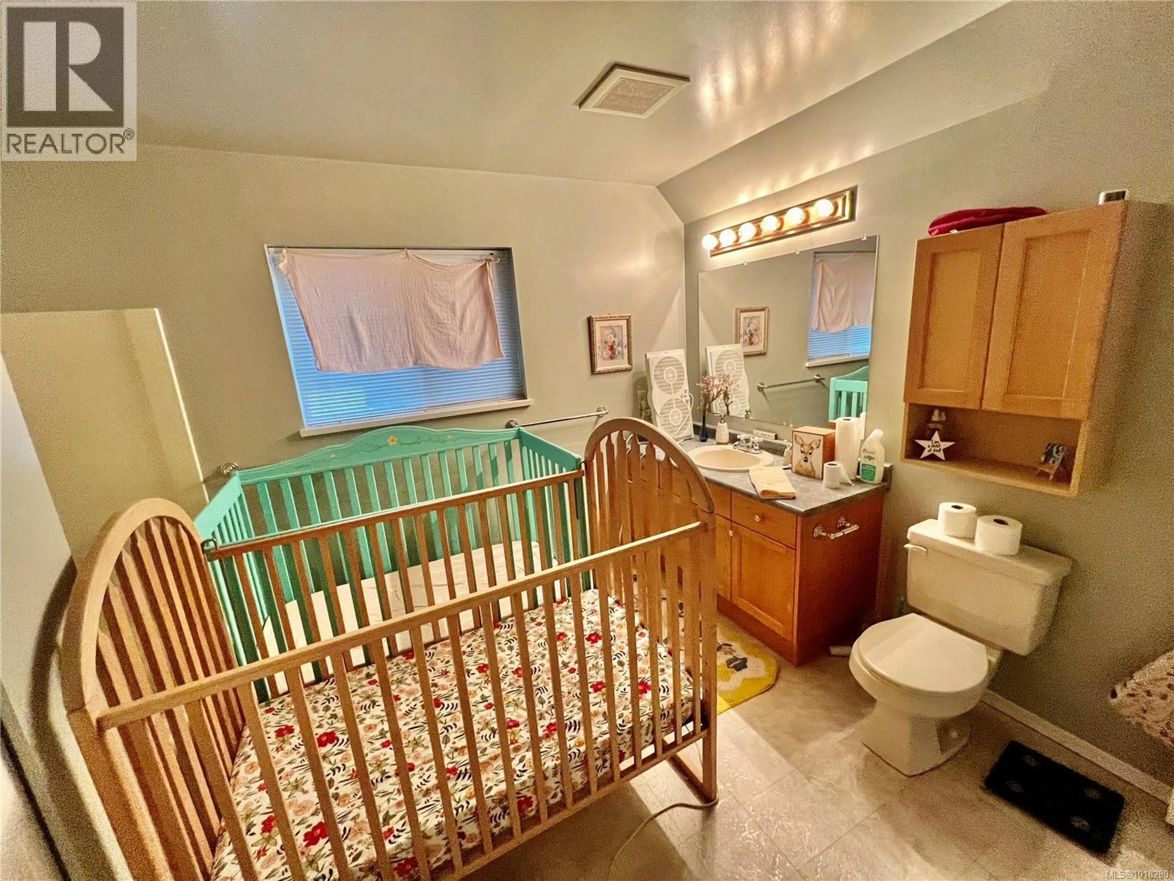 Property at 702 CHARTER RD, Mayne Island, BC