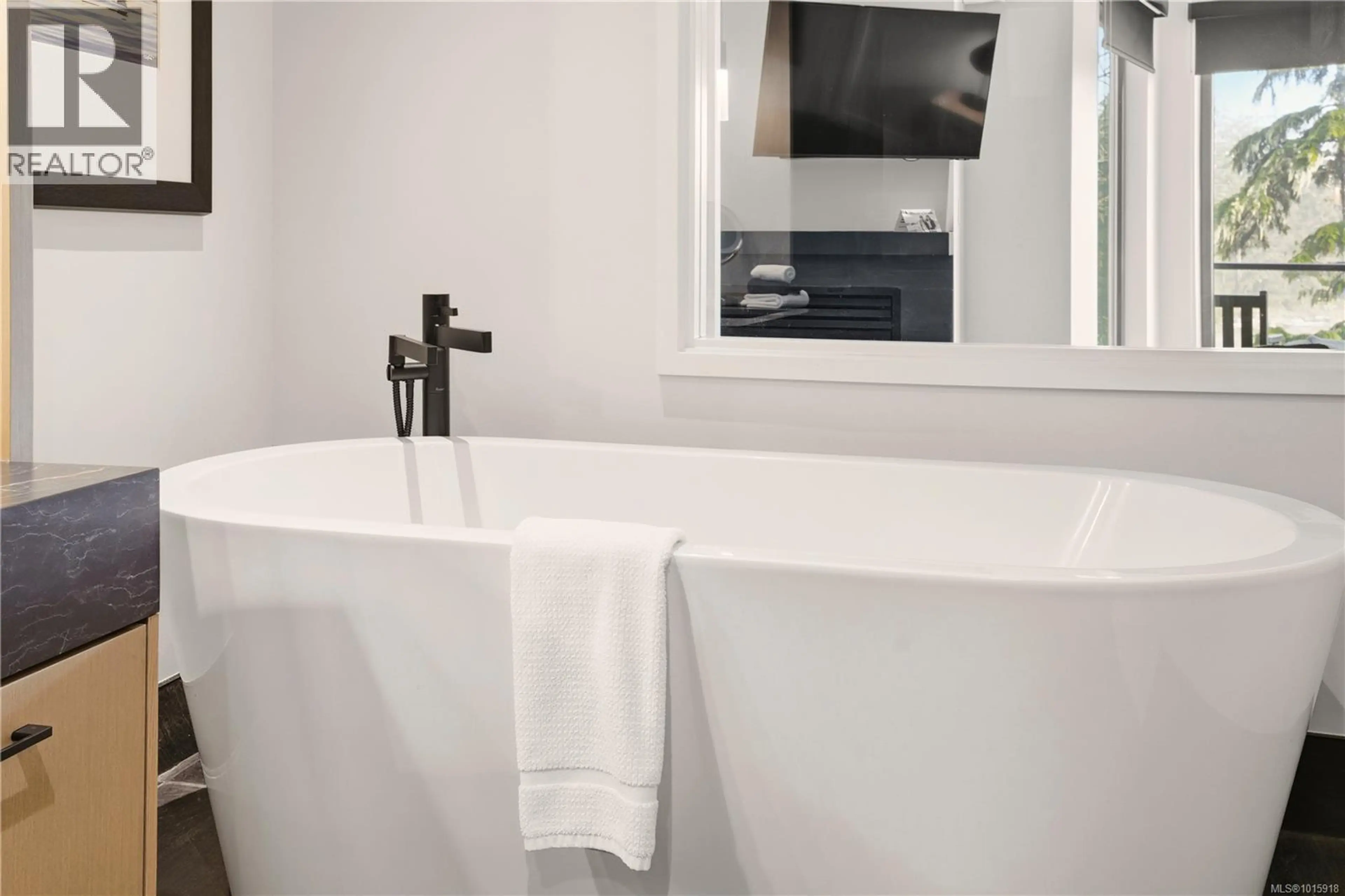 Property at #306 596 MARINE DR, Ucluelet, BC