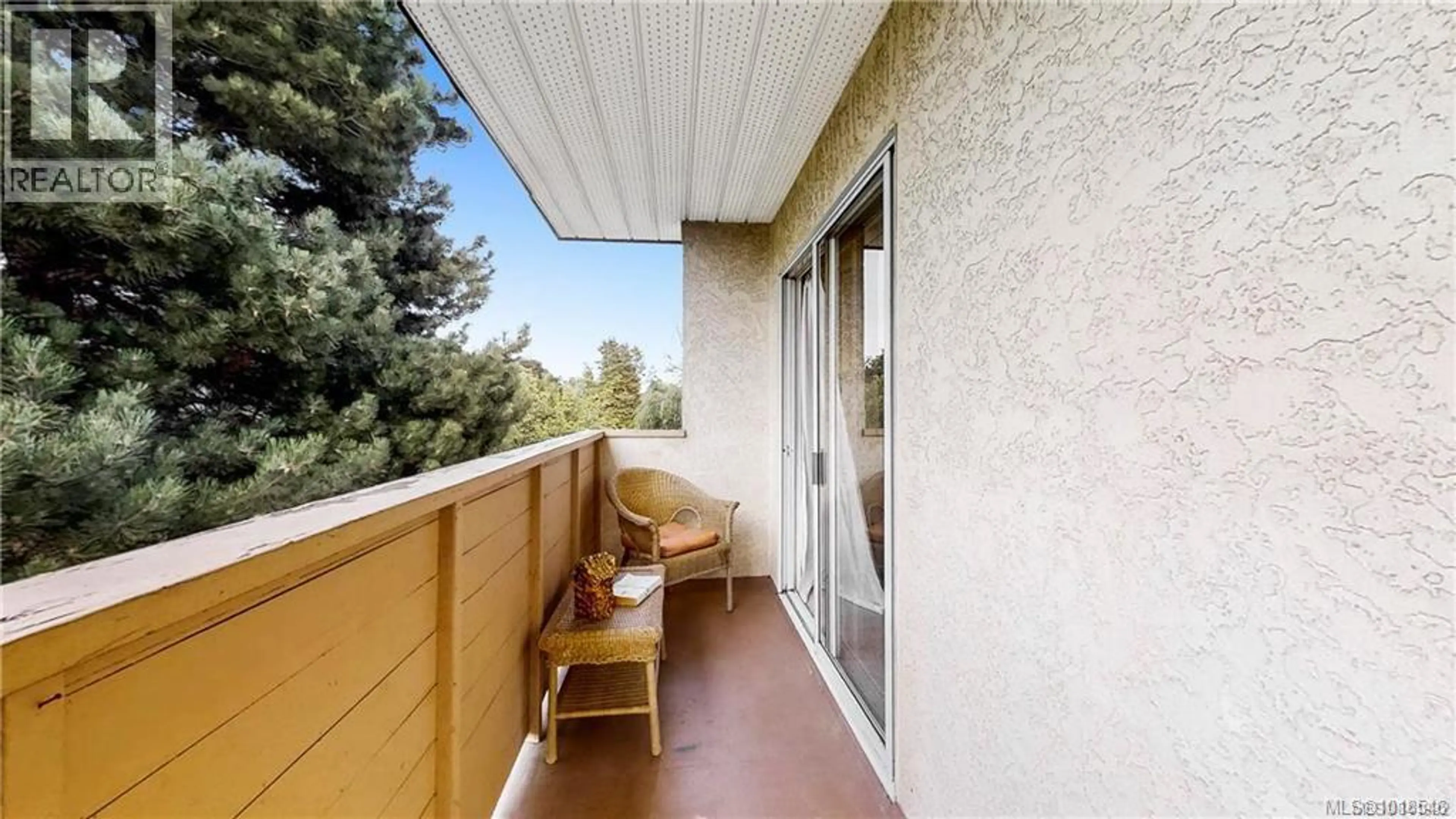 Property at #303 1597 MIDGARD AVE, Saanich, BC