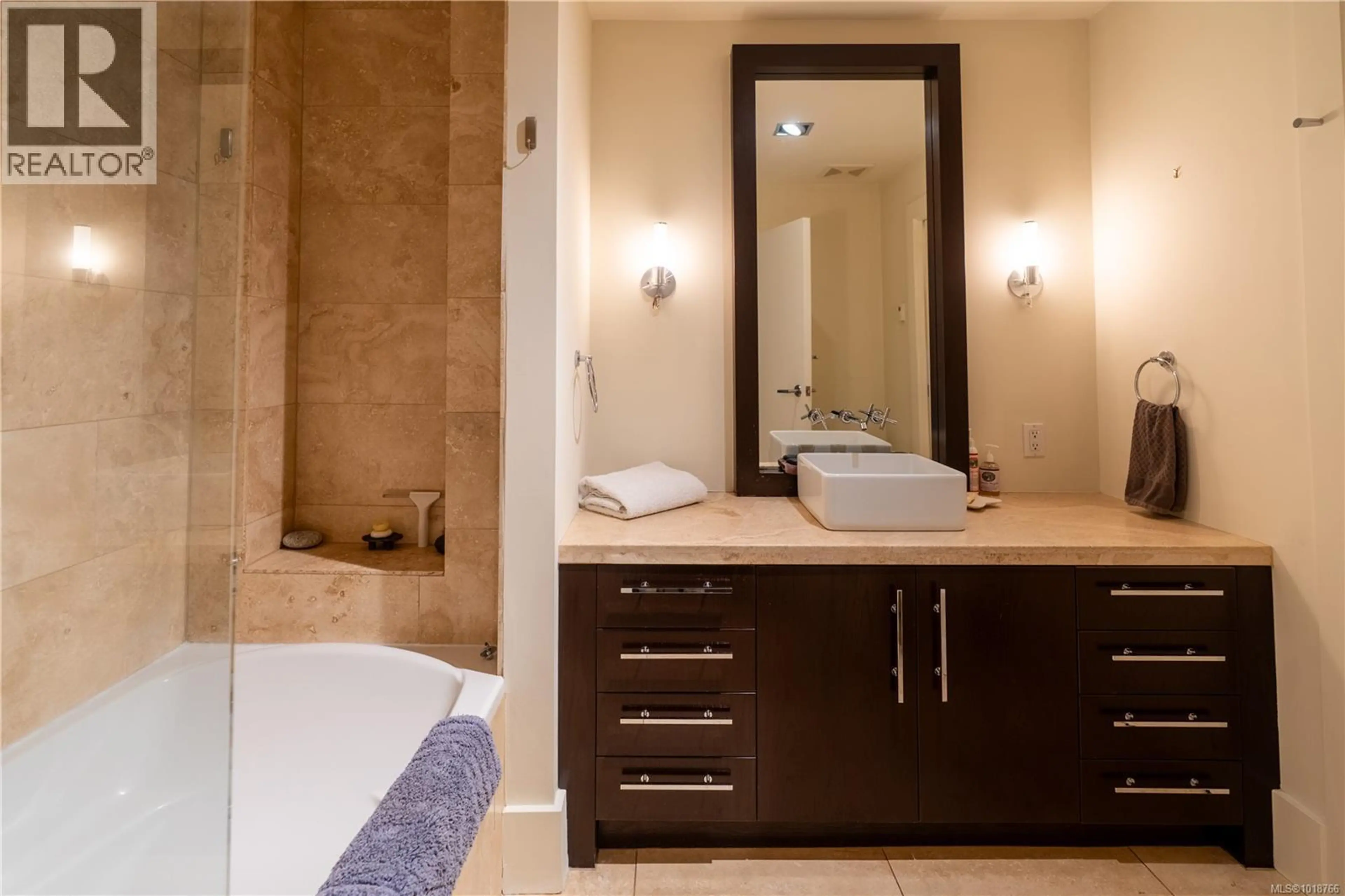 Property at #102 368 MAIN ST, Tofino, BC