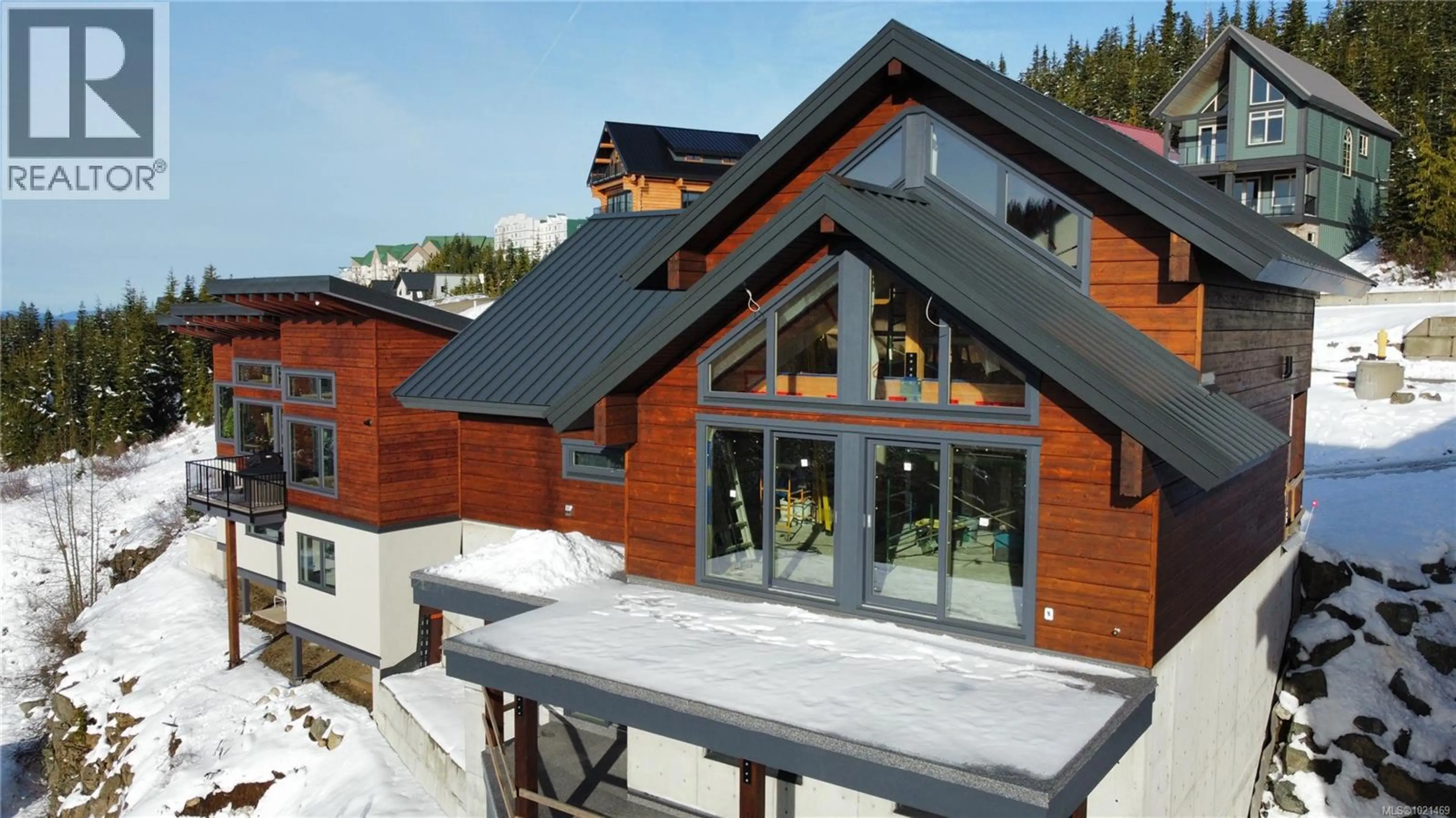 Property at 665 ARROWSMITH RIDGE, Courtenay, BC