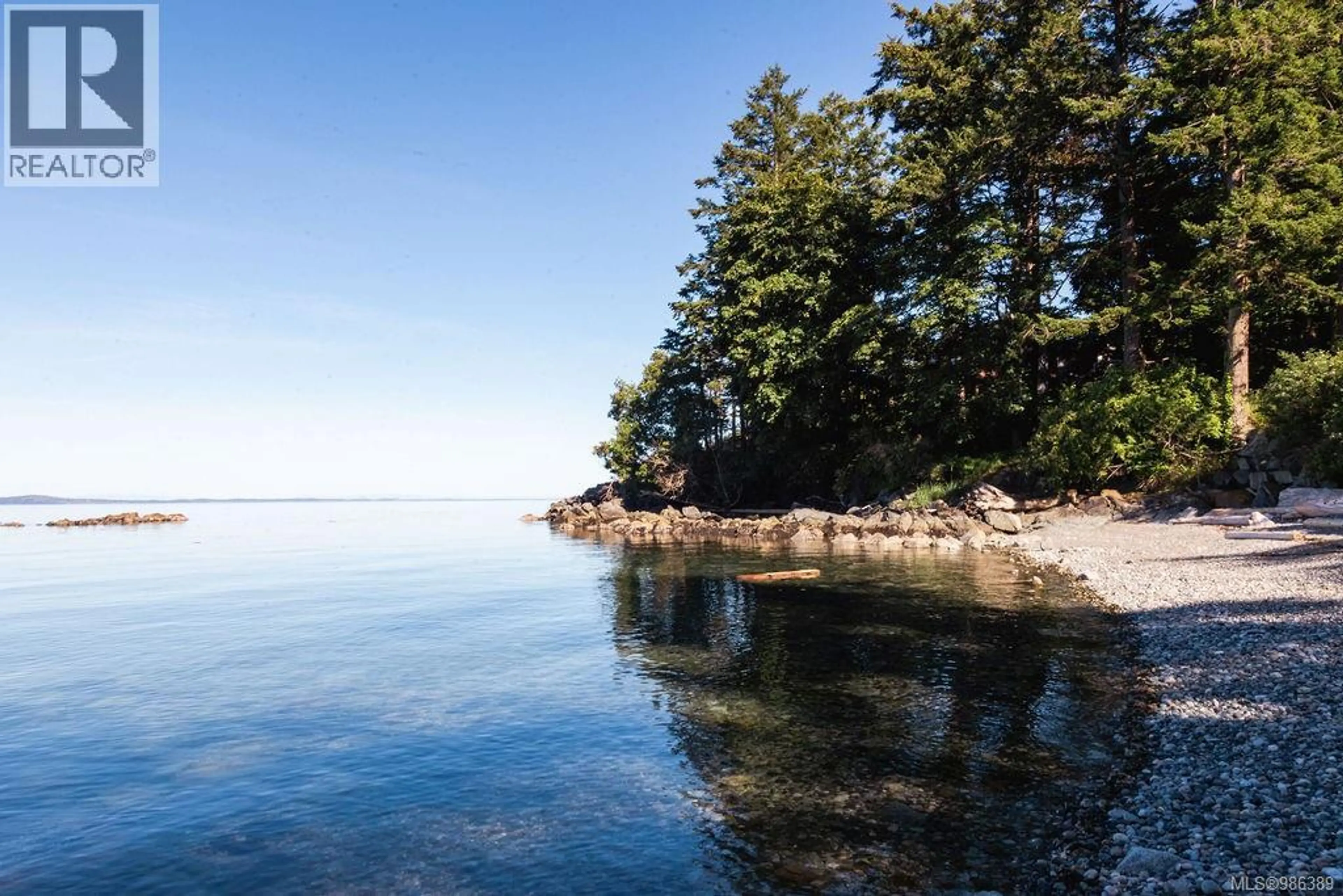 Property at #4-203 4201 TYNDALL AVE, Saanich, BC