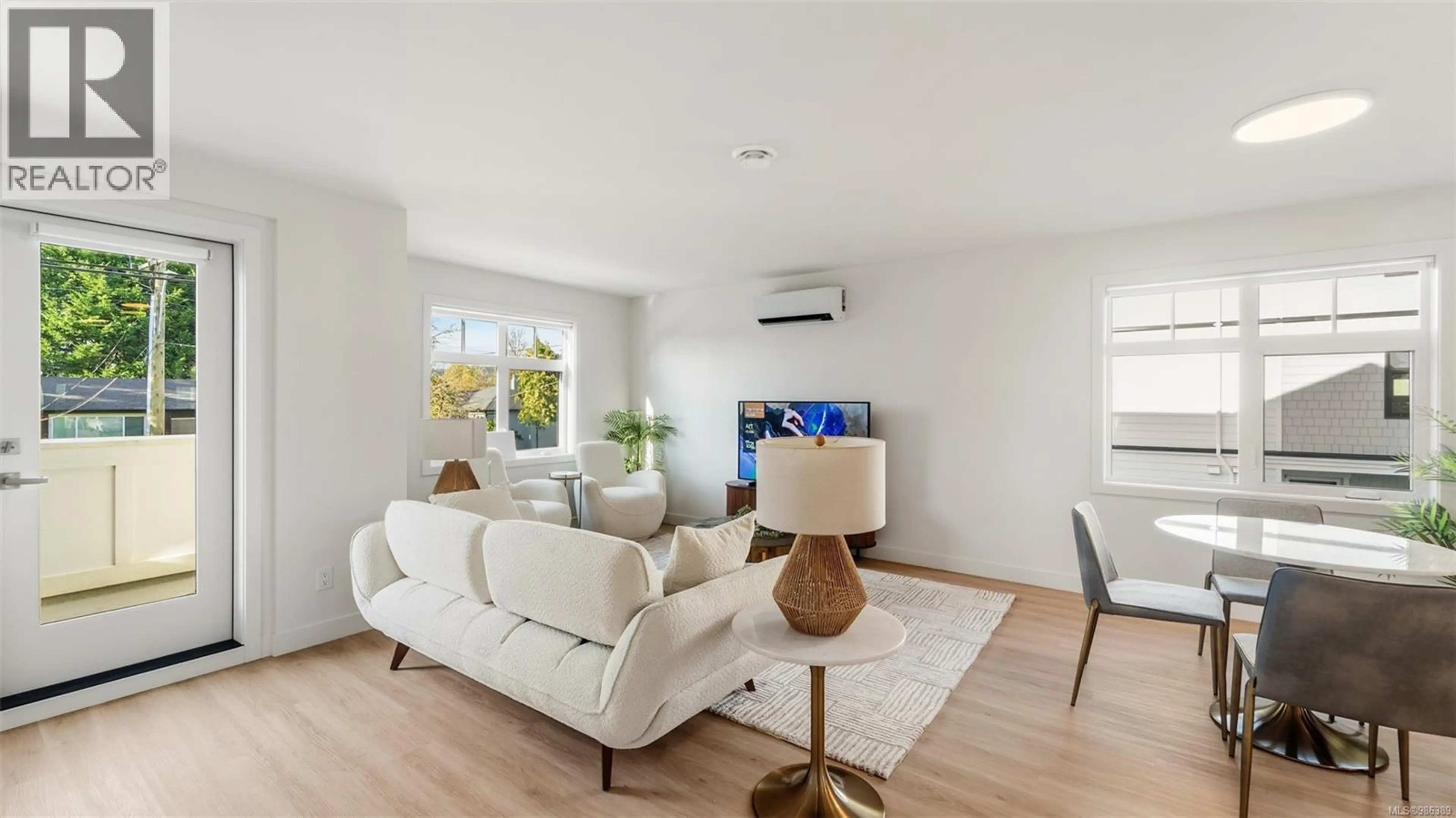 Property at #4-203 4201 TYNDALL AVE, Saanich, BC