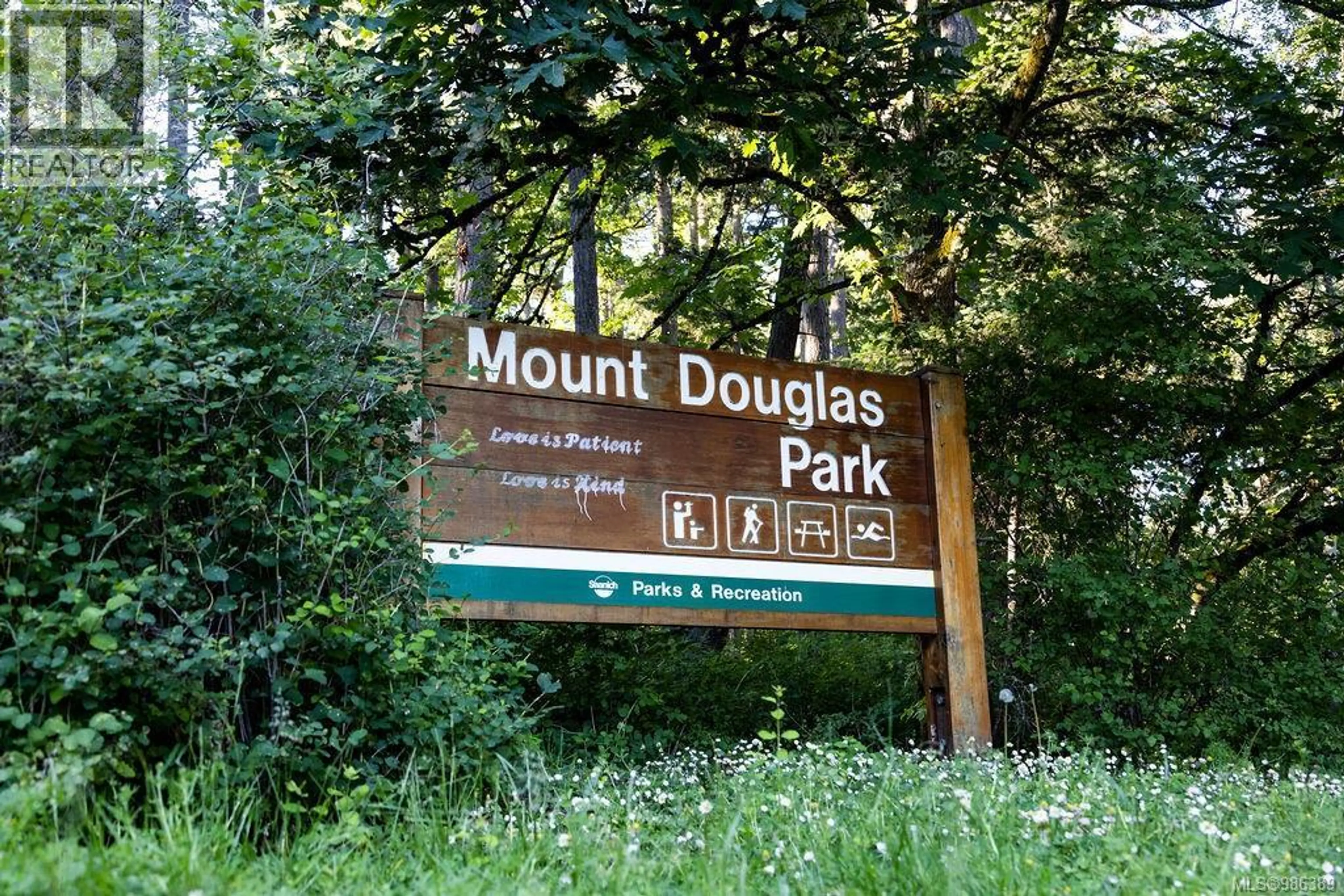 Property at #4-203 4201 TYNDALL AVE, Saanich, BC