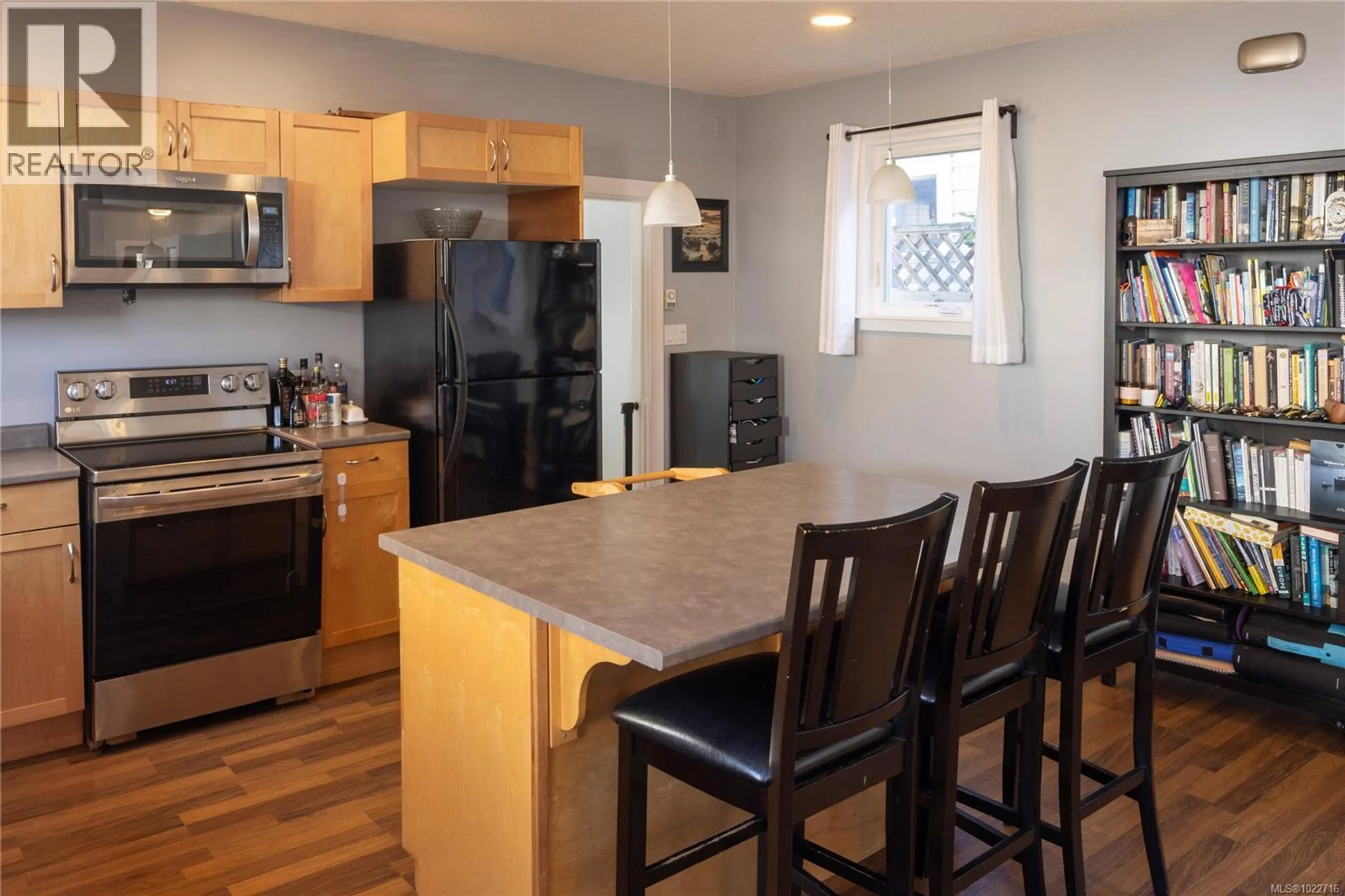 Property at 948 MASON ST, Victoria, BC