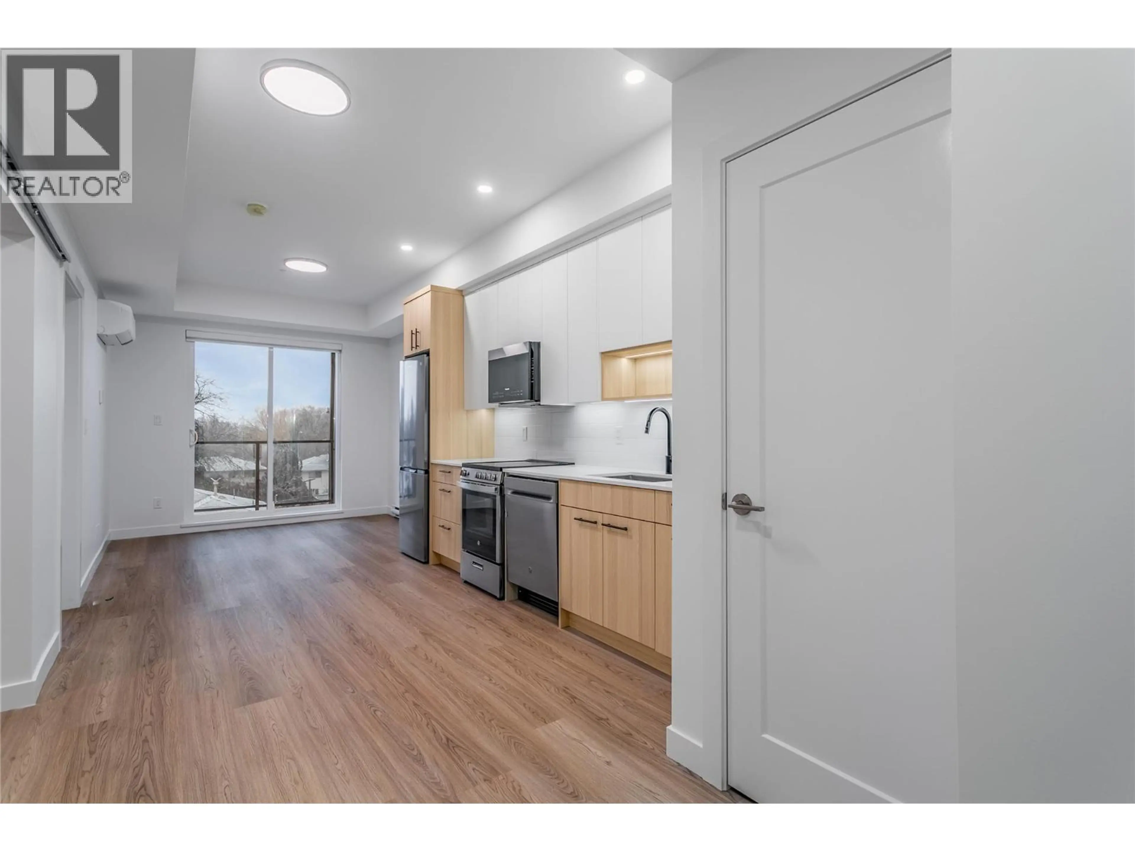 Property at #305 1380 PRIDHAM AVENUE, Kelowna, BC