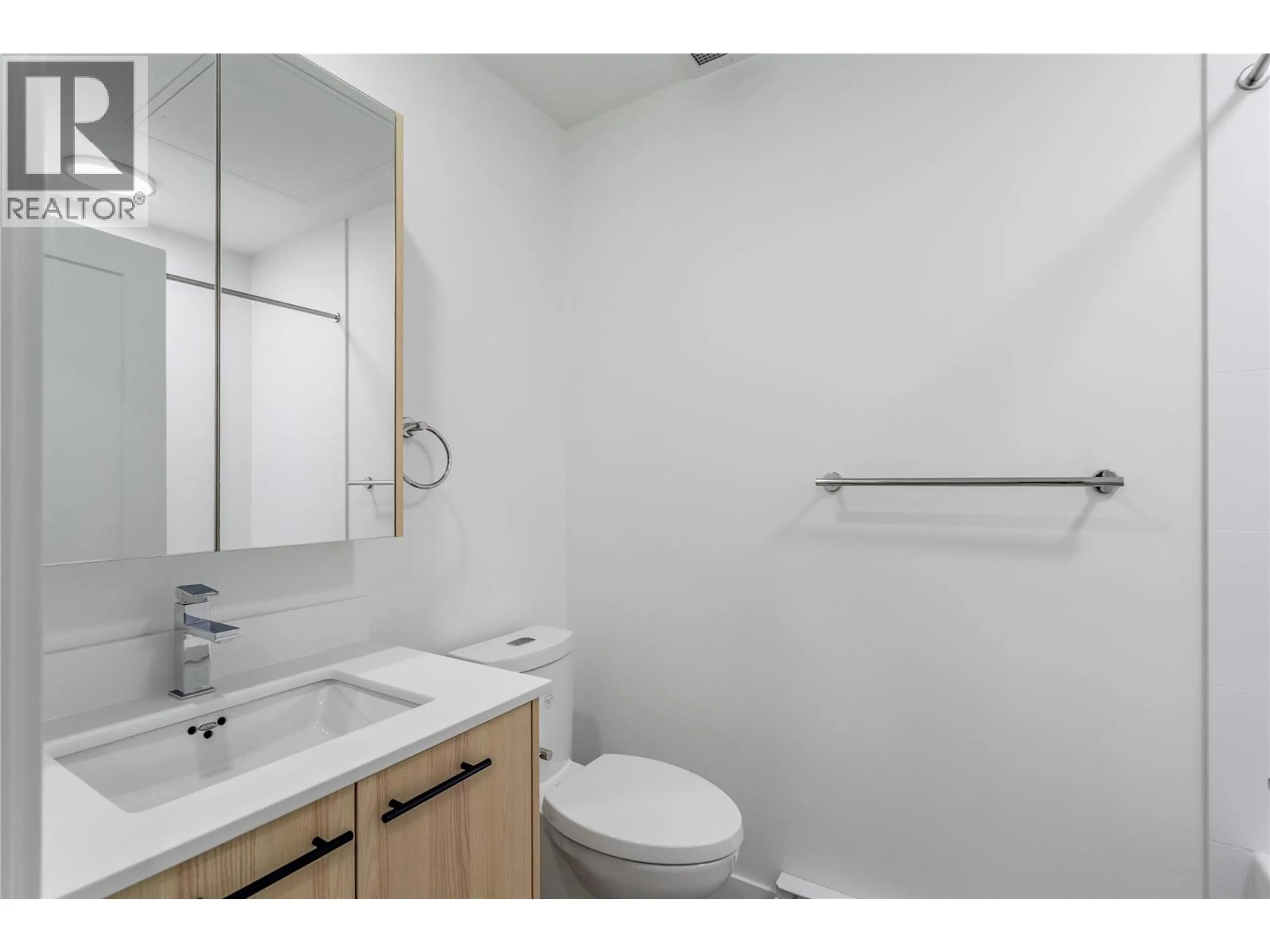 Property at #305 1380 PRIDHAM AVENUE, Kelowna, BC