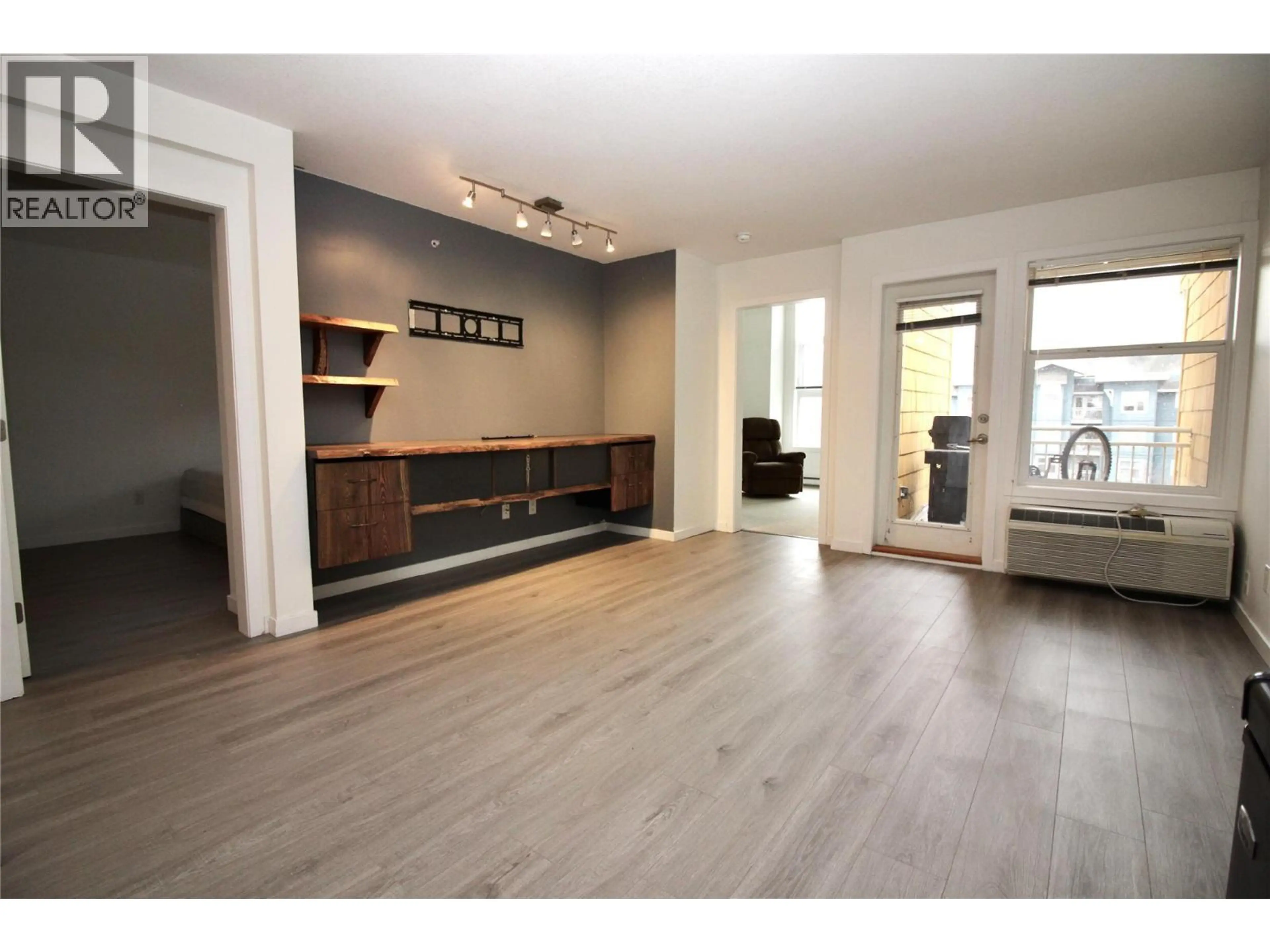 Property at #404 571 YATES ROAD, Kelowna, BC