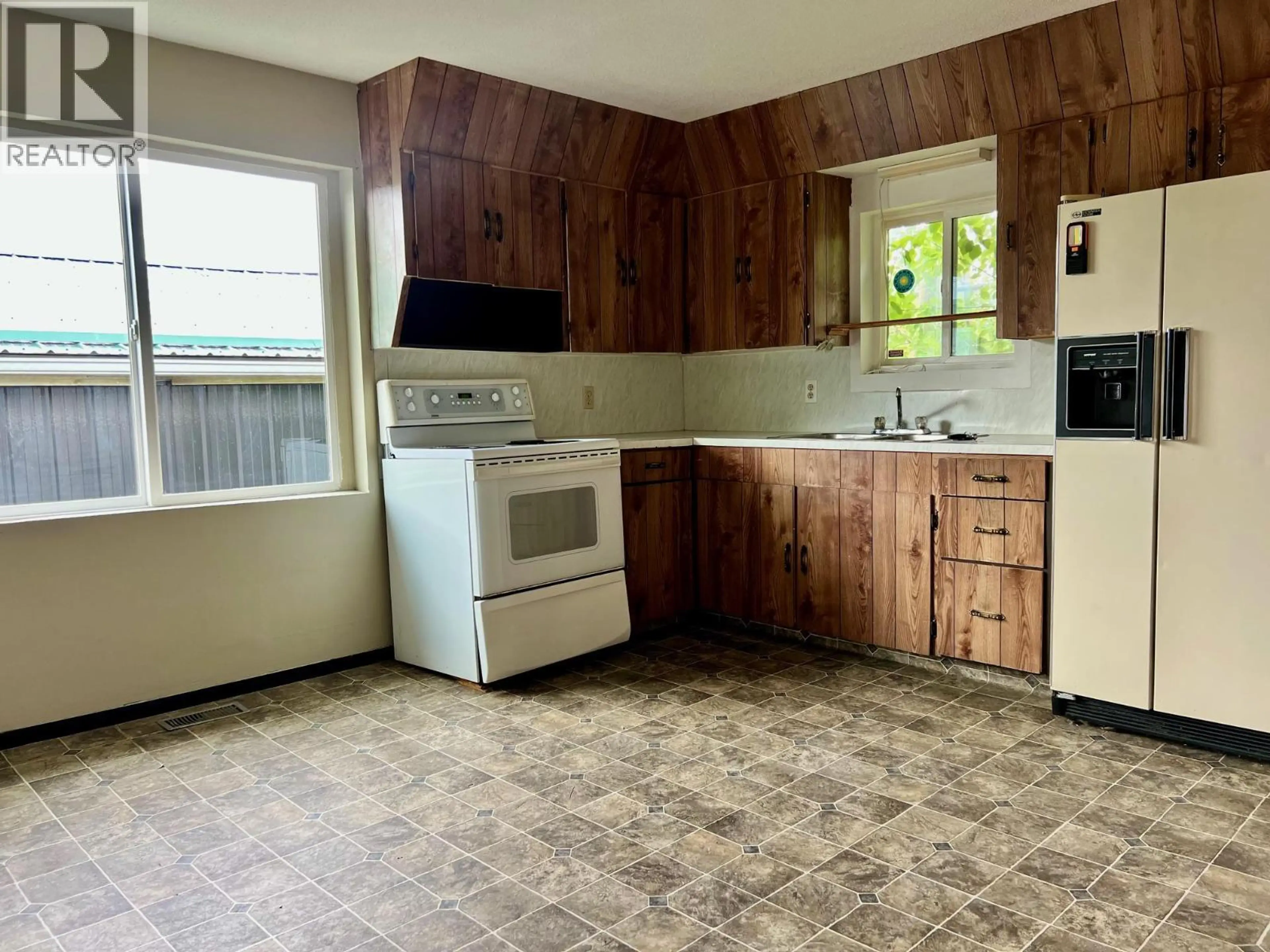 Property at 141 15TH AVENUE N, Creston, BC