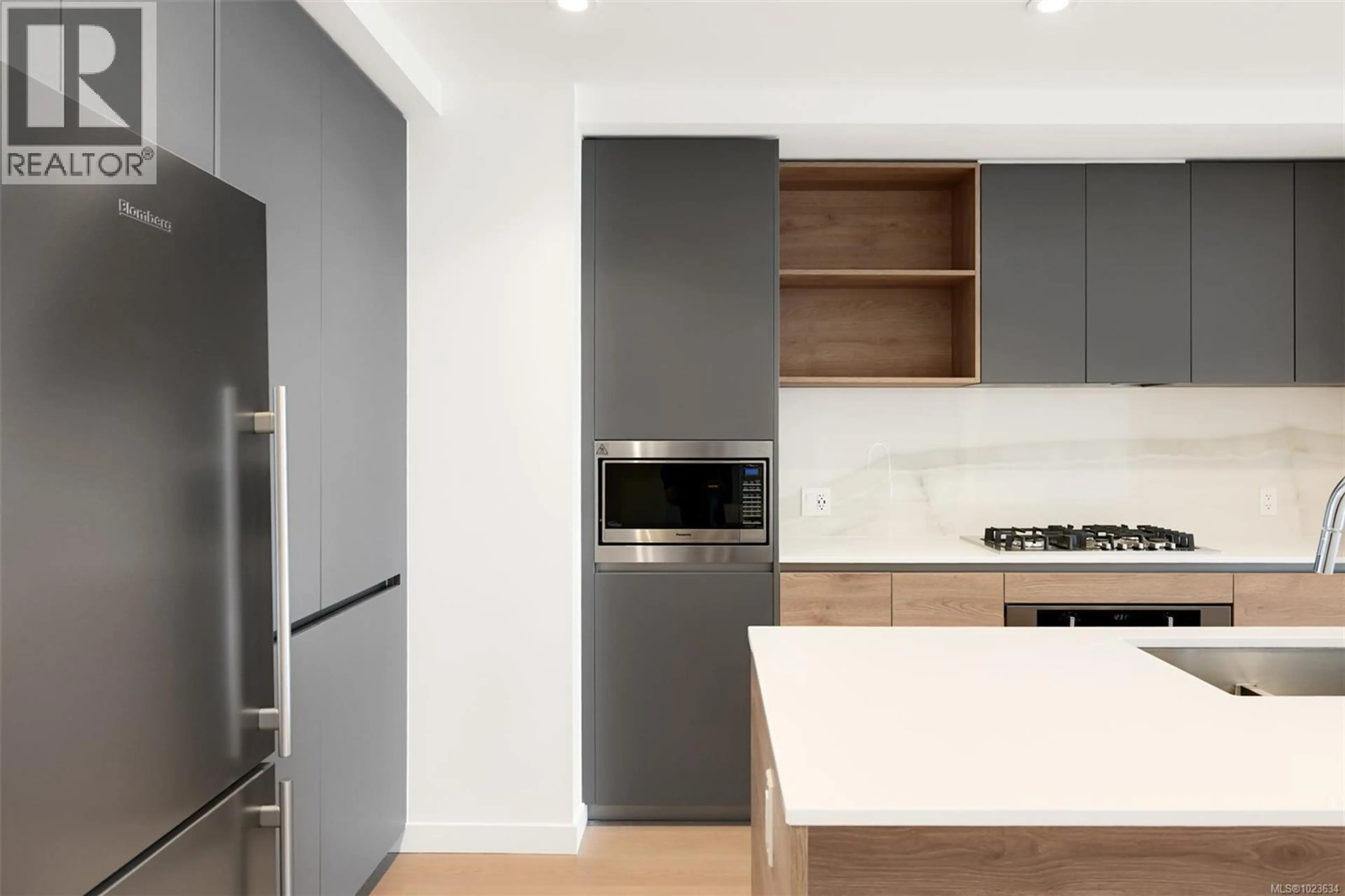 Property at #207 363 TYEE RD, Victoria, BC