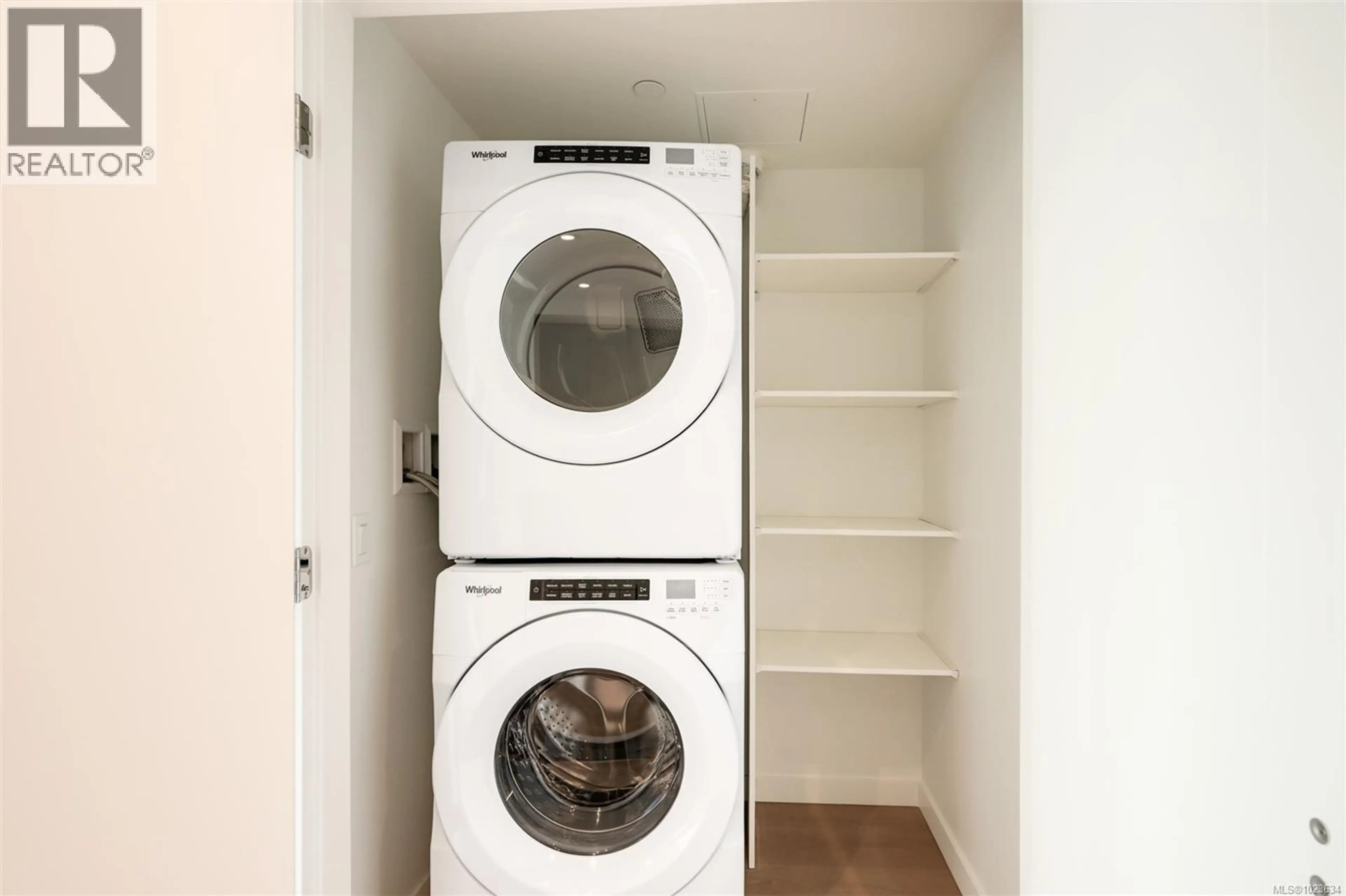 Property at #207 363 TYEE RD, Victoria, BC