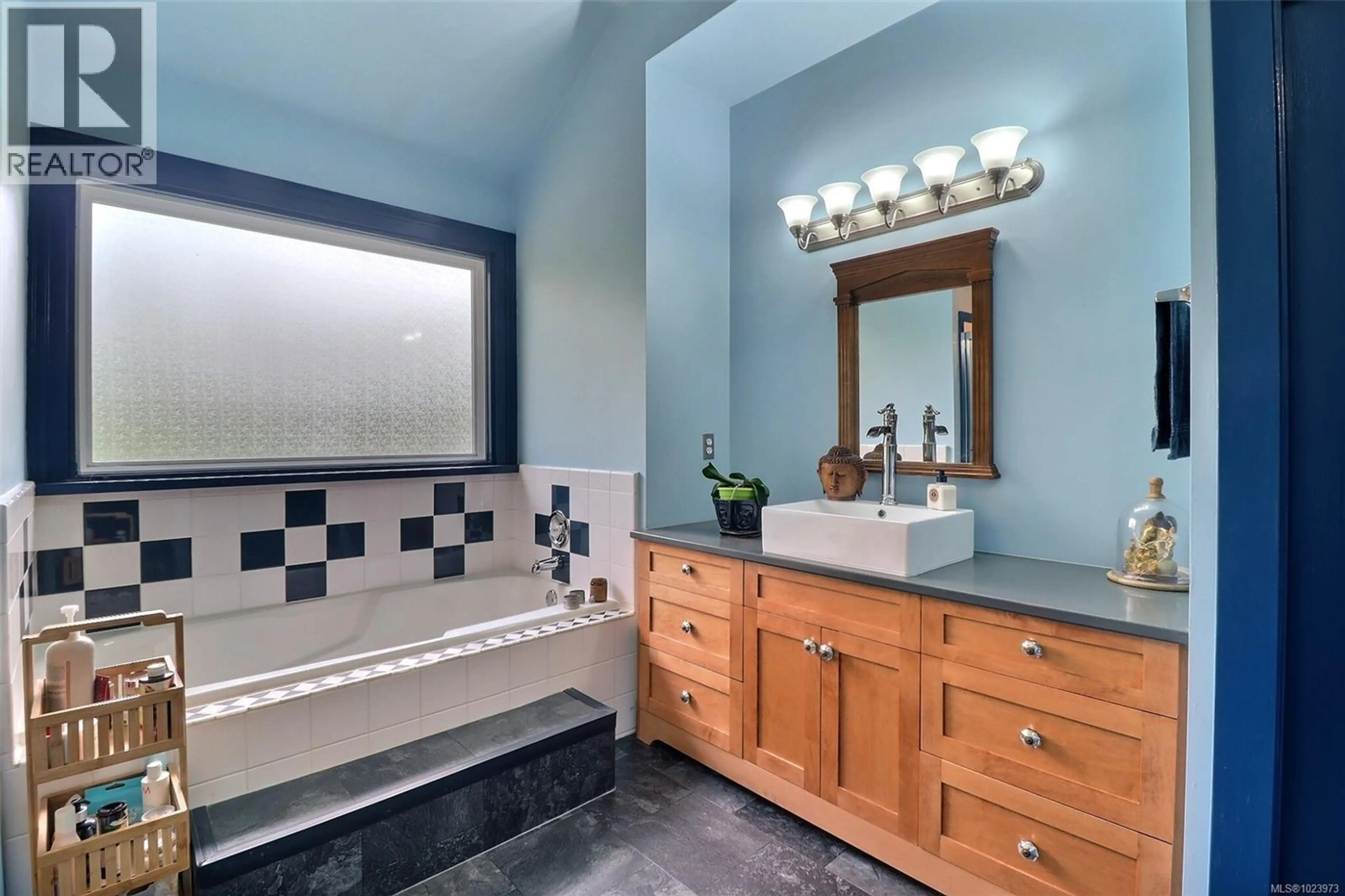 Property at 4755 FAIRBRIDGE DR, Duncan, BC