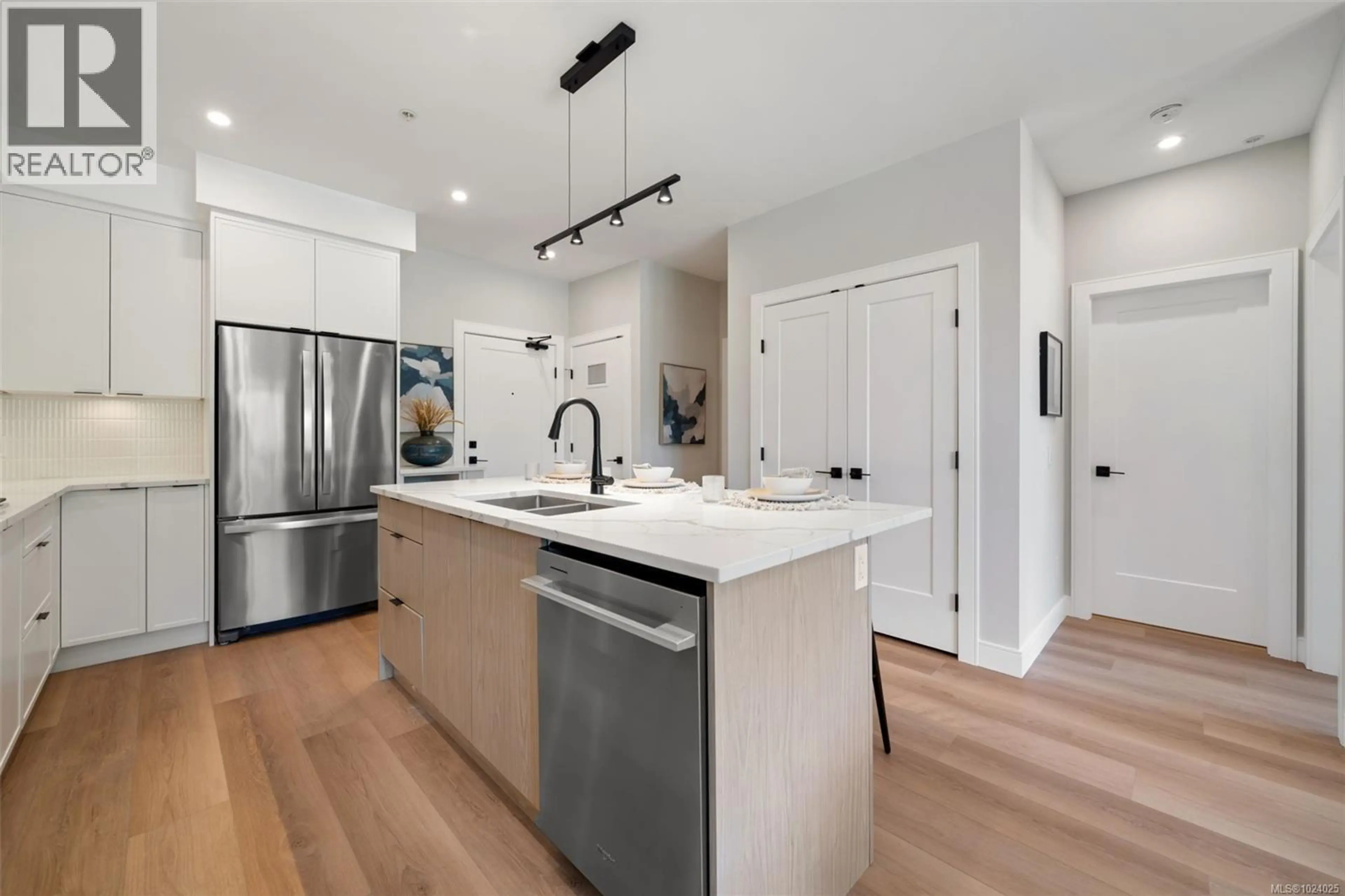 Property at #103 1810 SELENITE PL, Langford, BC