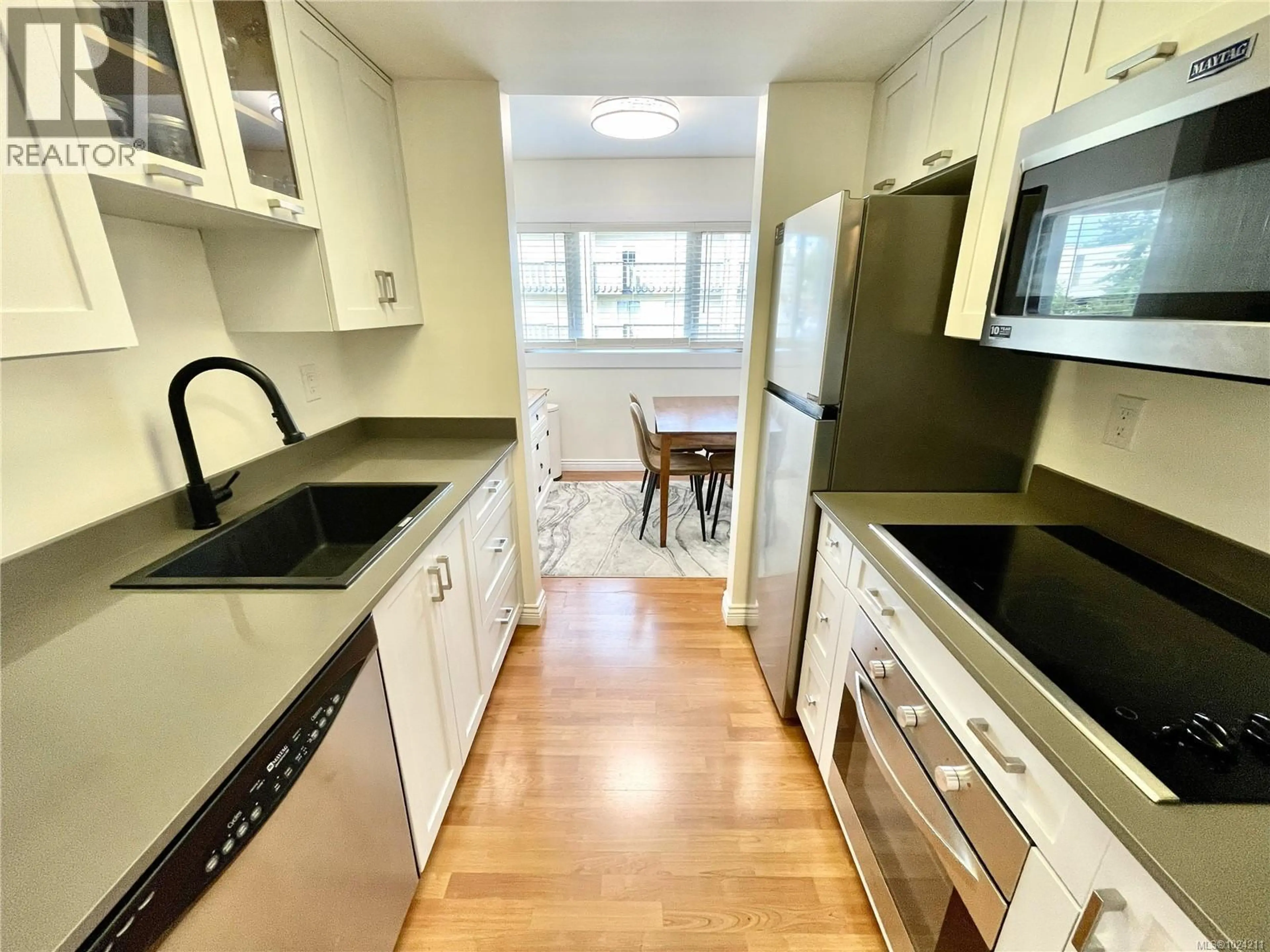 Property at #359 2930 WASHINGTON AVE, Victoria, BC