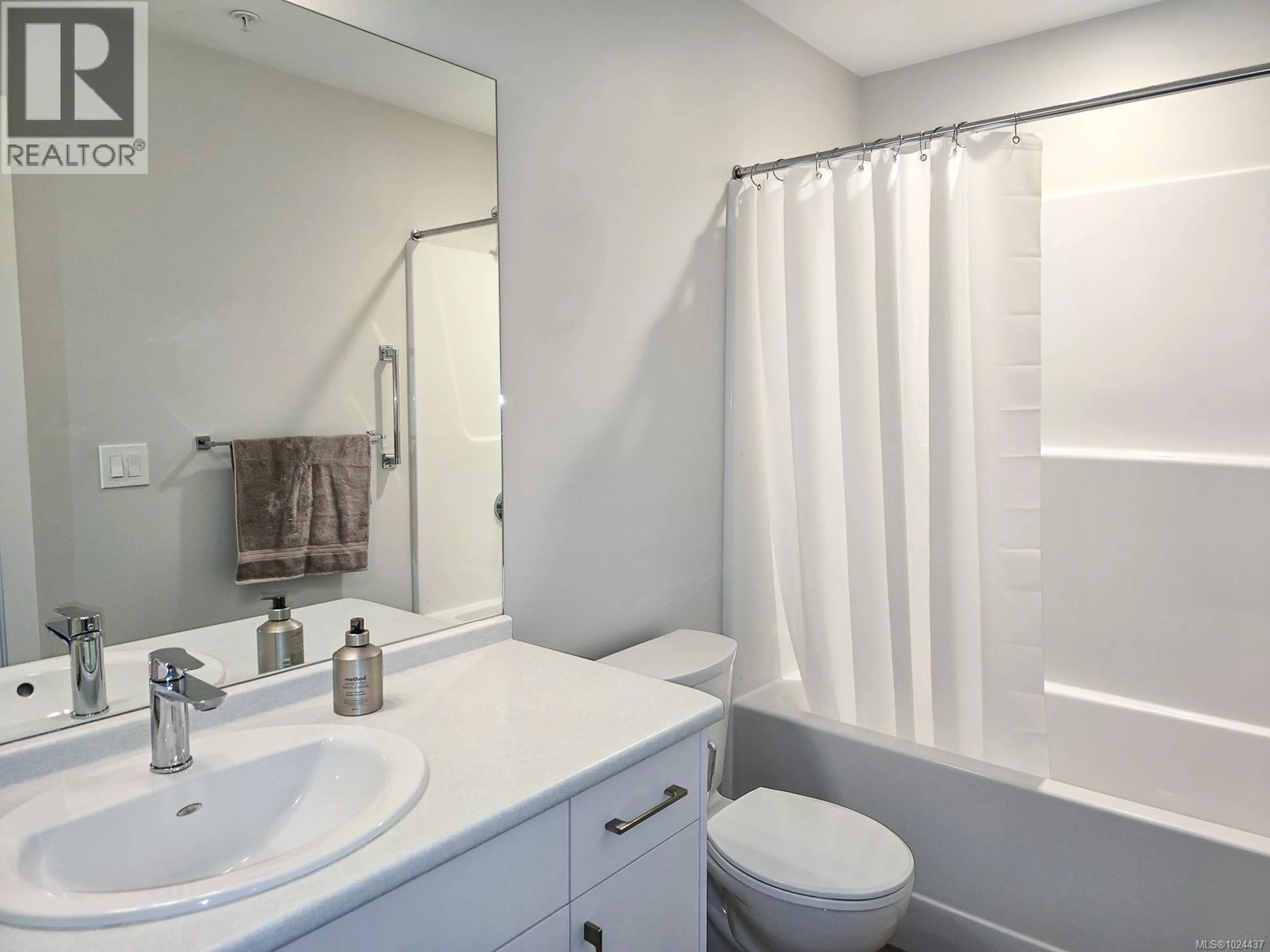 Property at #204 6544 METRAL DR, Nanaimo, BC