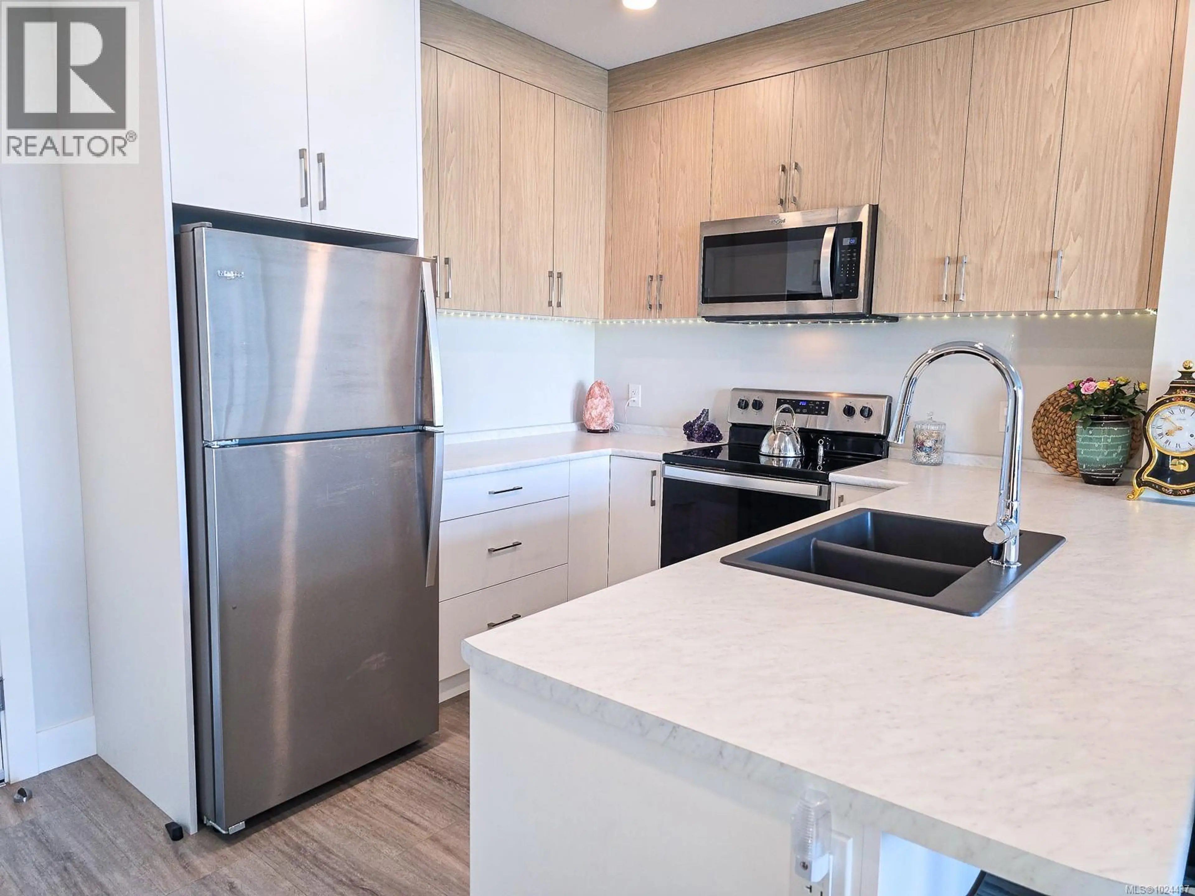 Property at #204 6544 METRAL DR, Nanaimo, BC