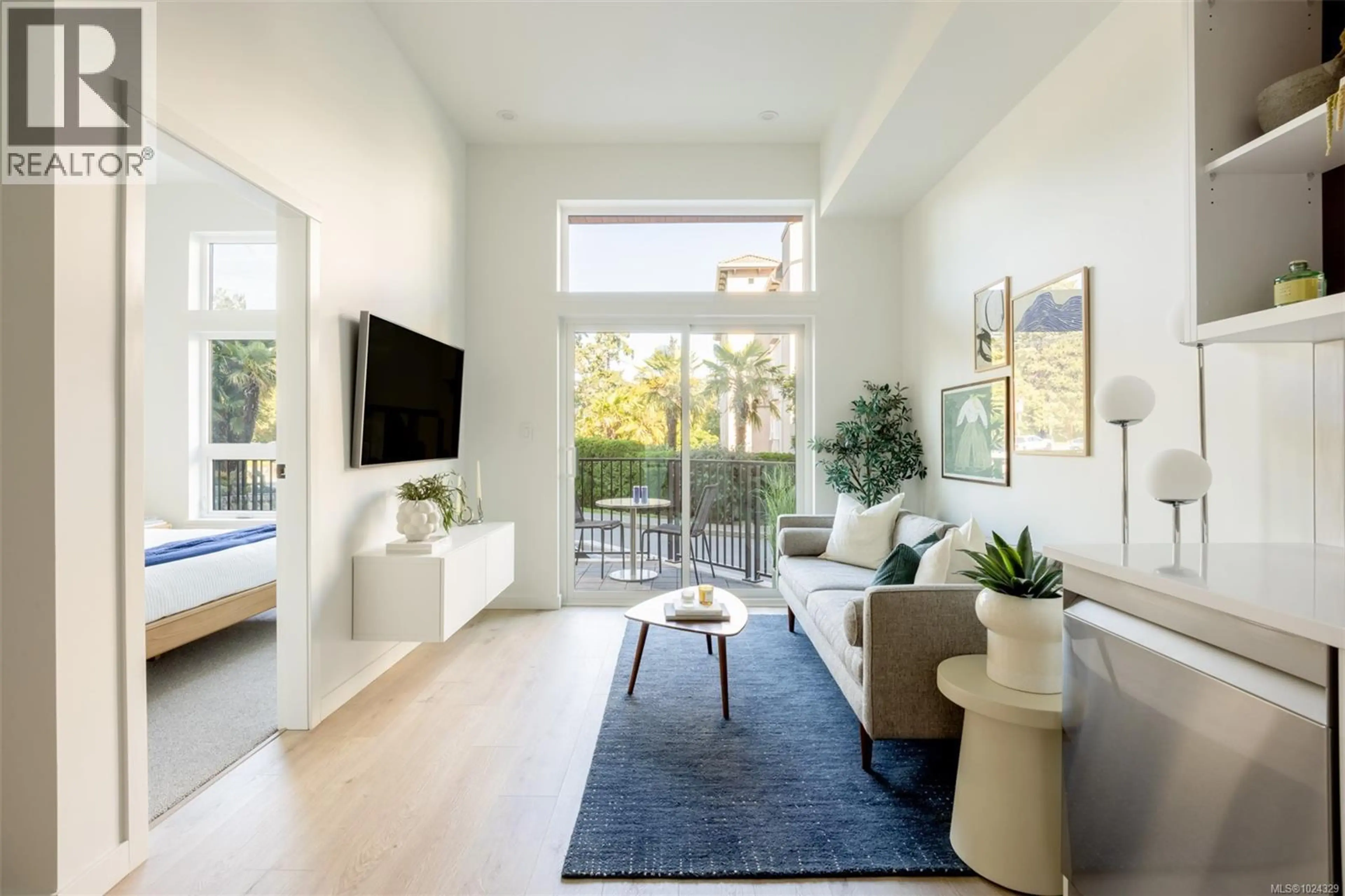 Property at #304 1075 TILLICUM RD, Esquimalt, BC