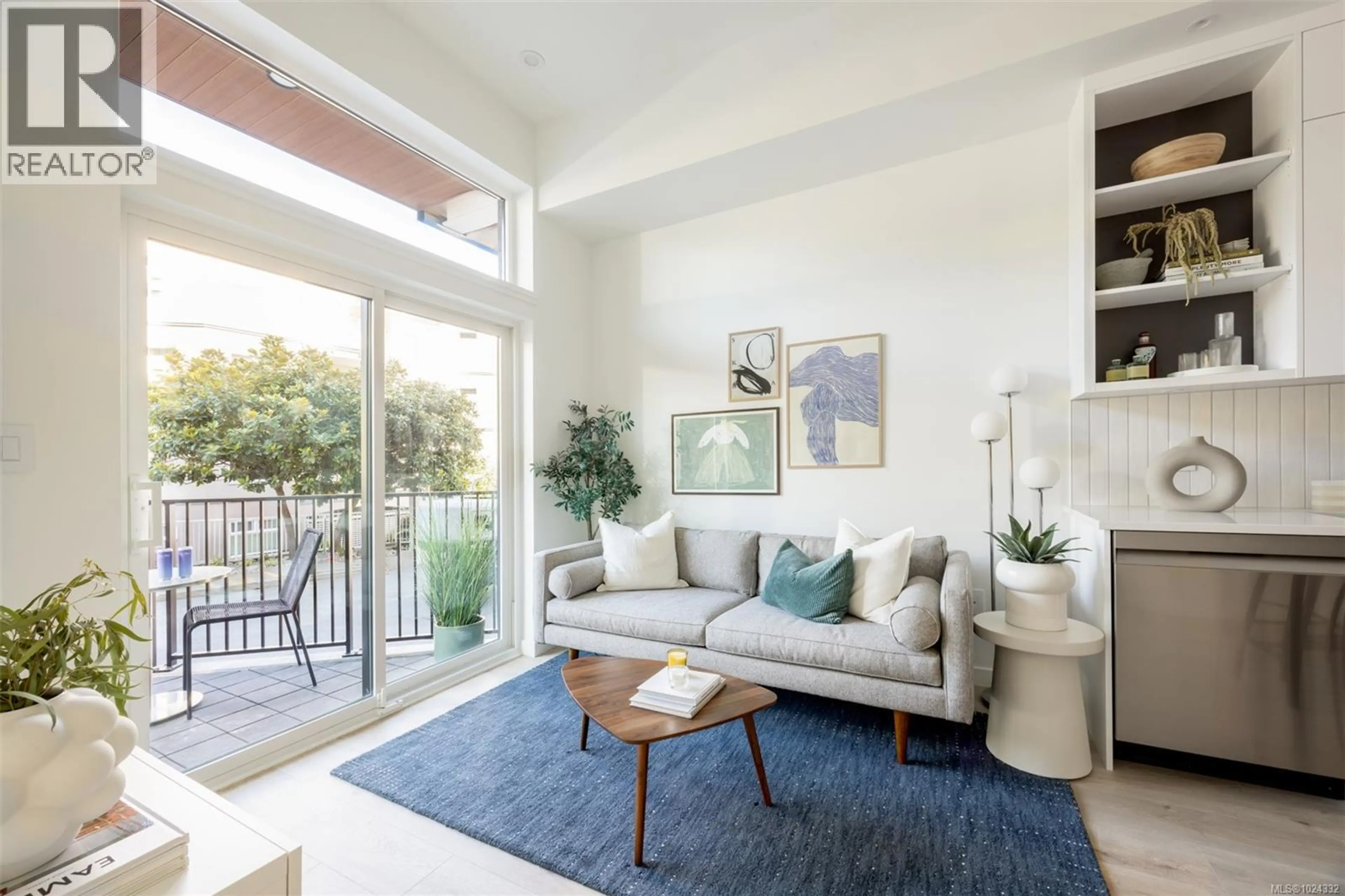 Property at #211 1075 TILLICUM RD, Esquimalt, BC