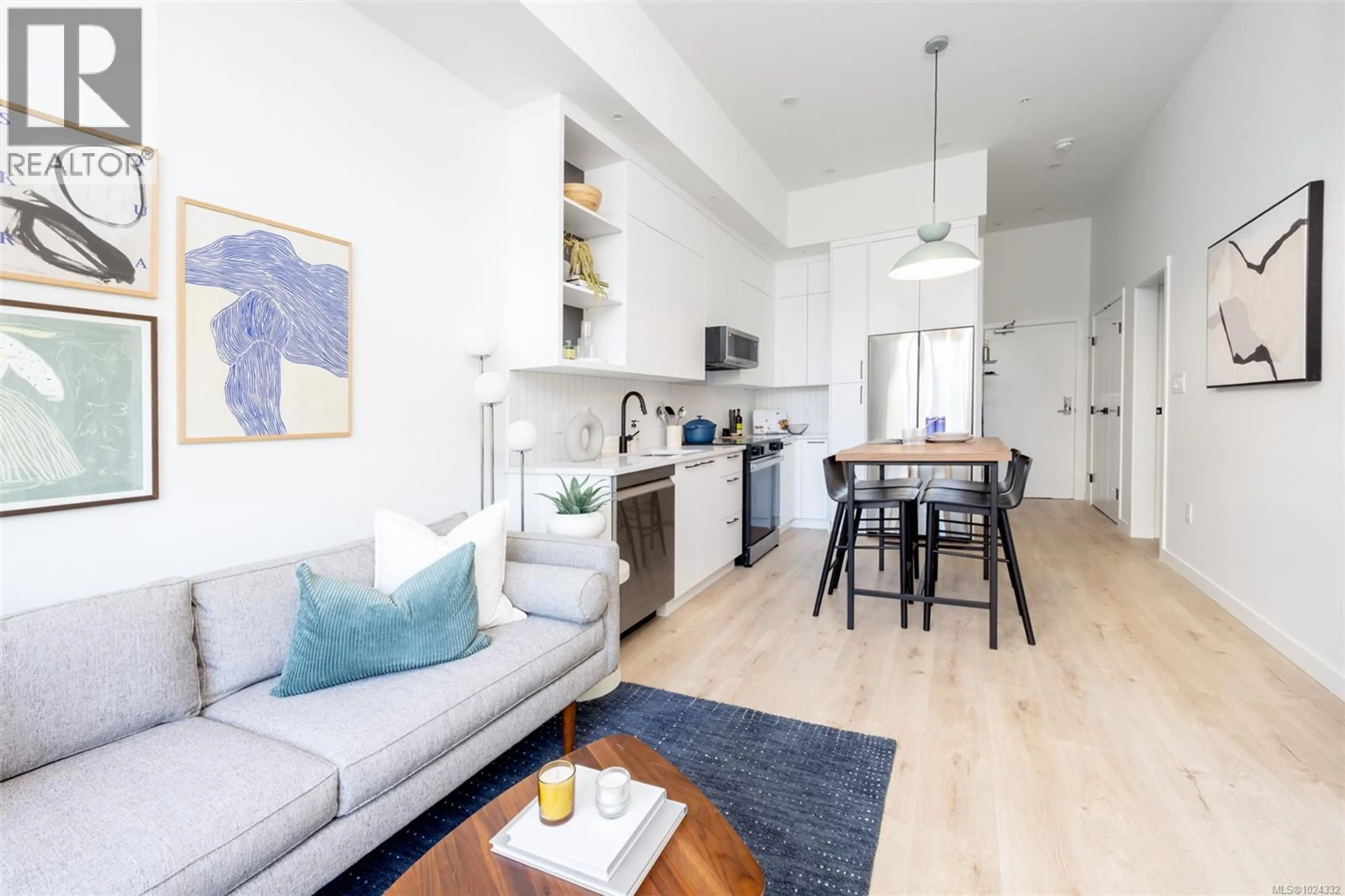 Property at #211 1075 TILLICUM RD, Esquimalt, BC