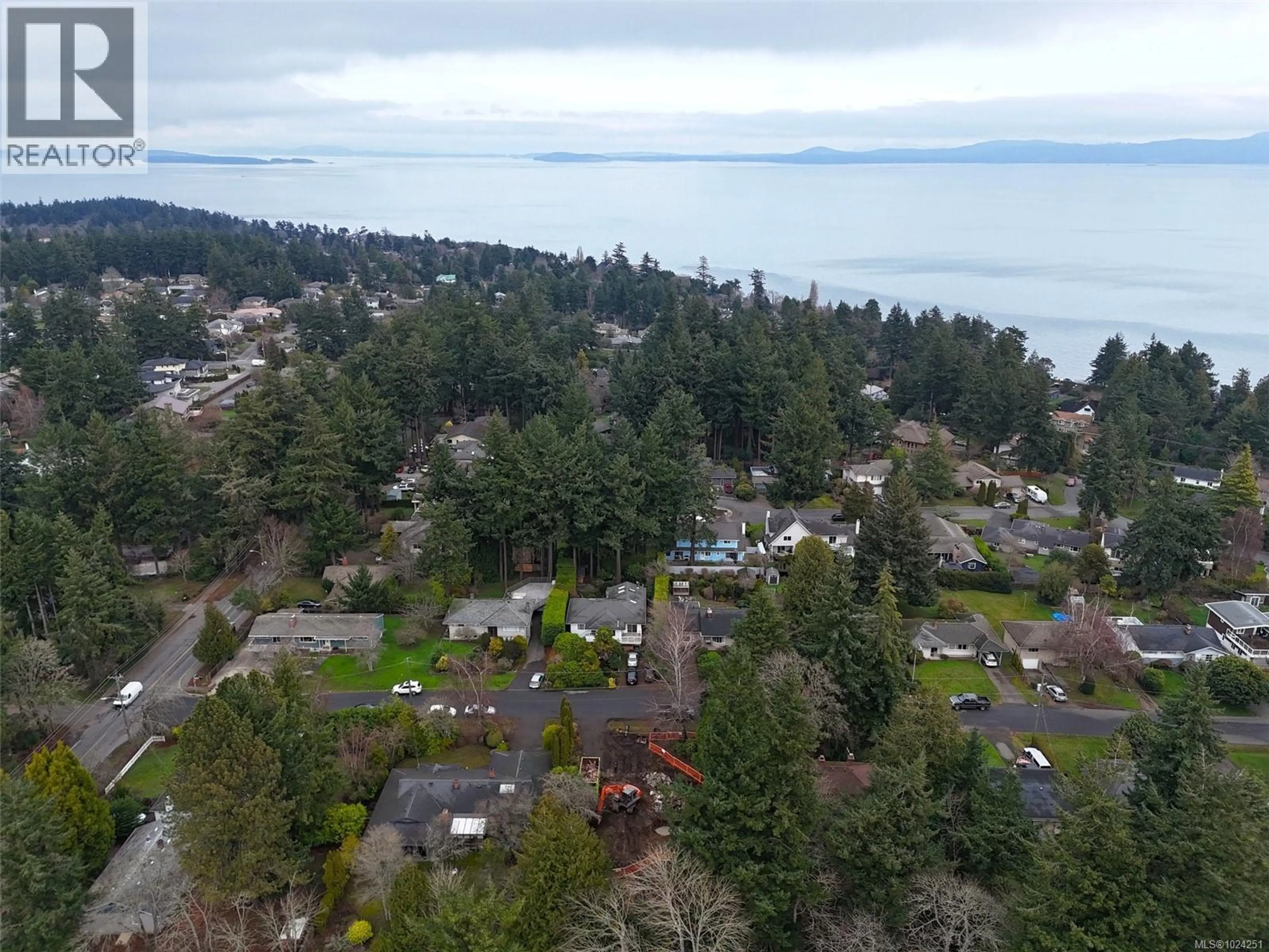 Property at #4 2215 GREENLANDS RD, Saanich, BC