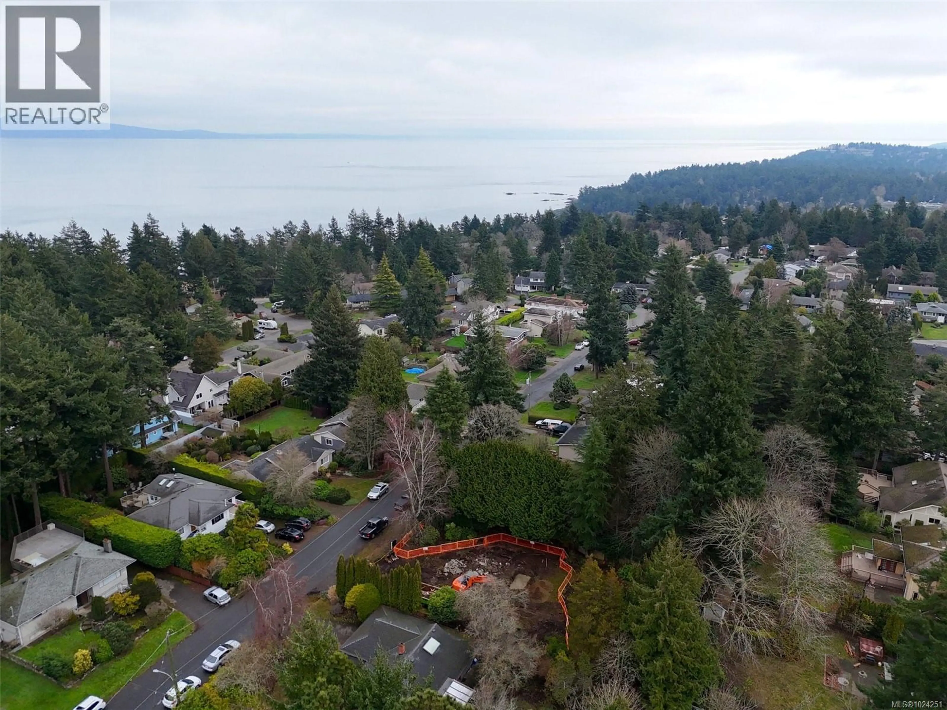 Property at #4 2215 GREENLANDS RD, Saanich, BC