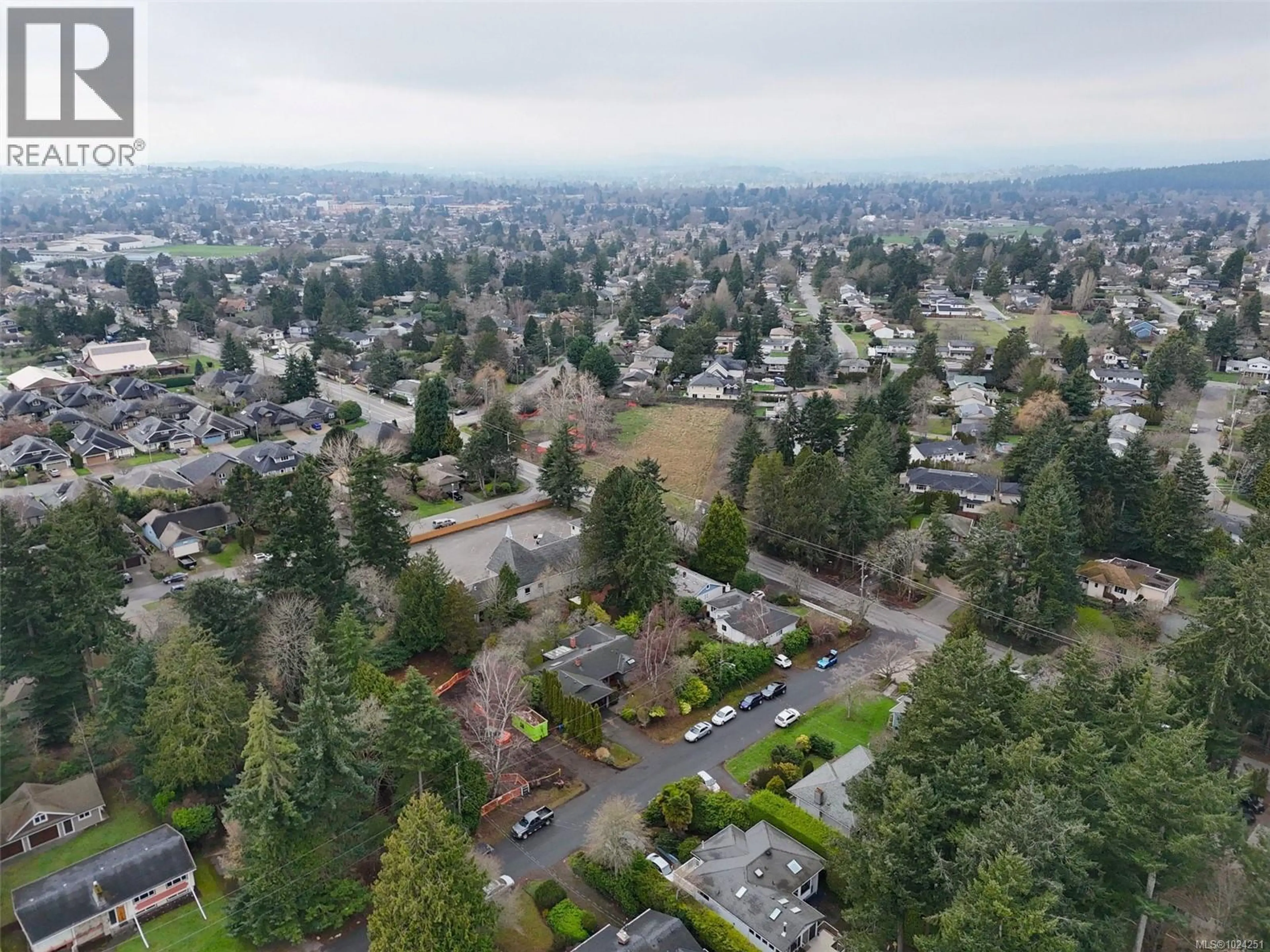 Property at #4 2215 GREENLANDS RD, Saanich, BC