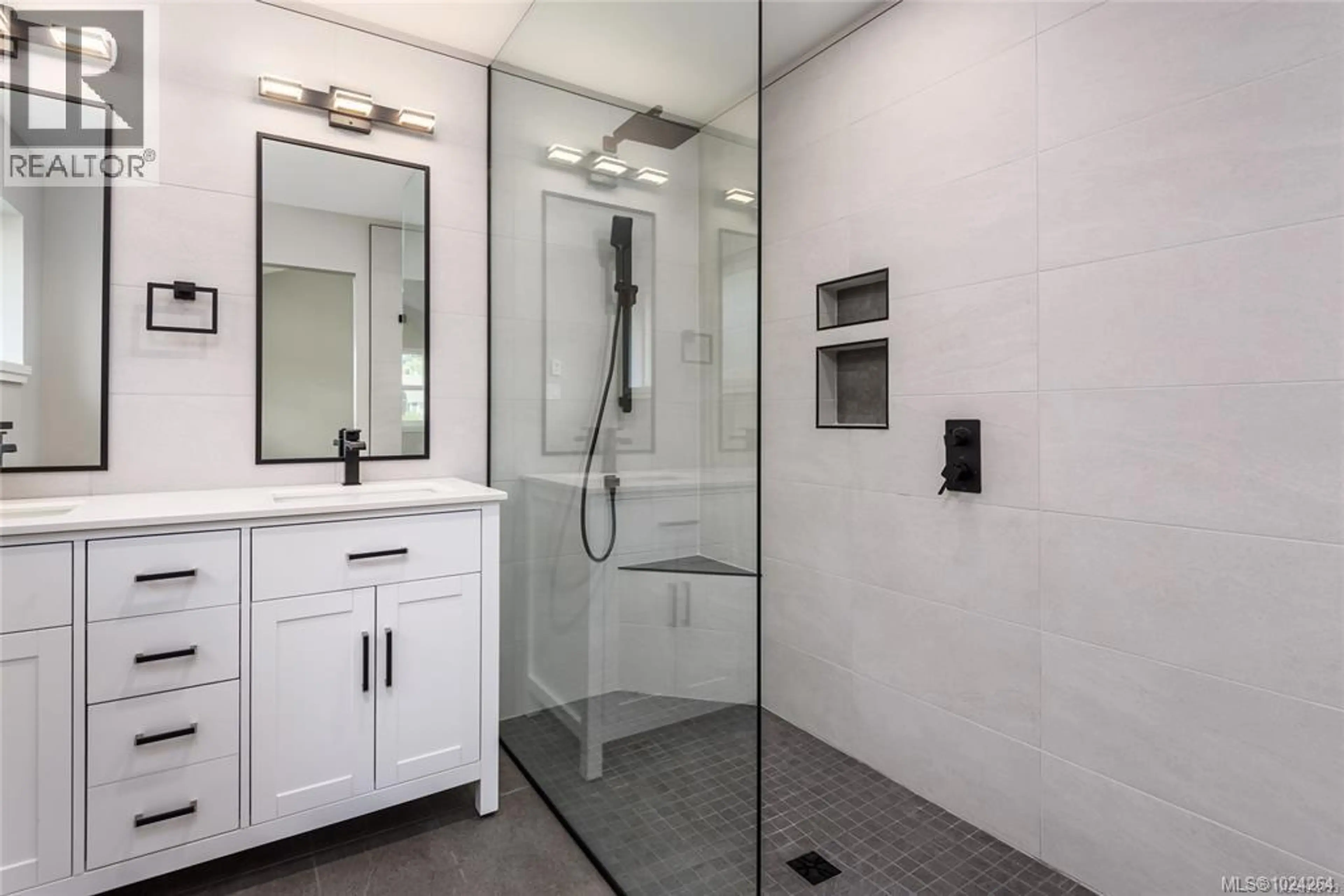 Property at 649 5TH ST, Courtenay, BC