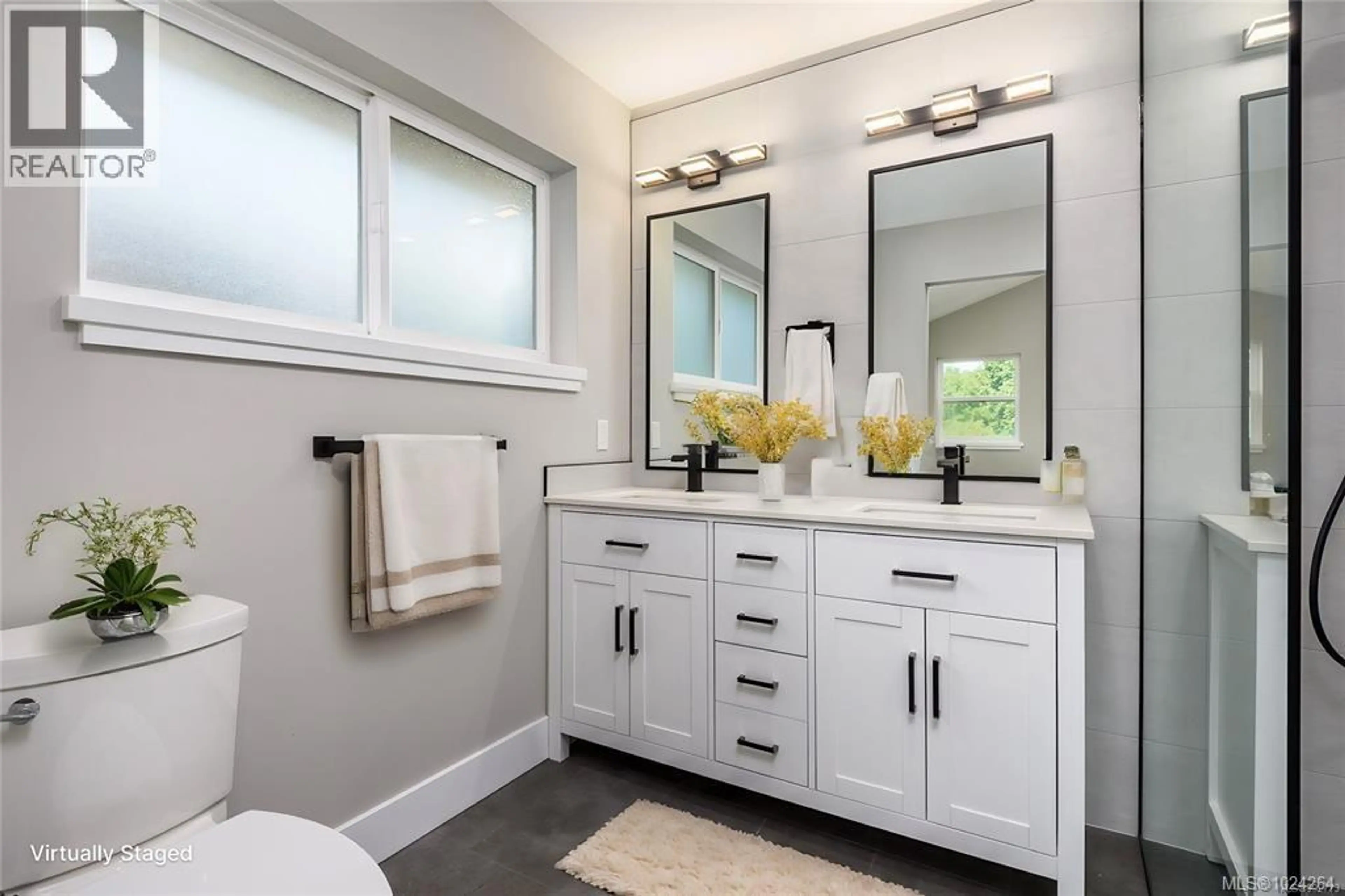 Property at 649 5TH ST, Courtenay, BC