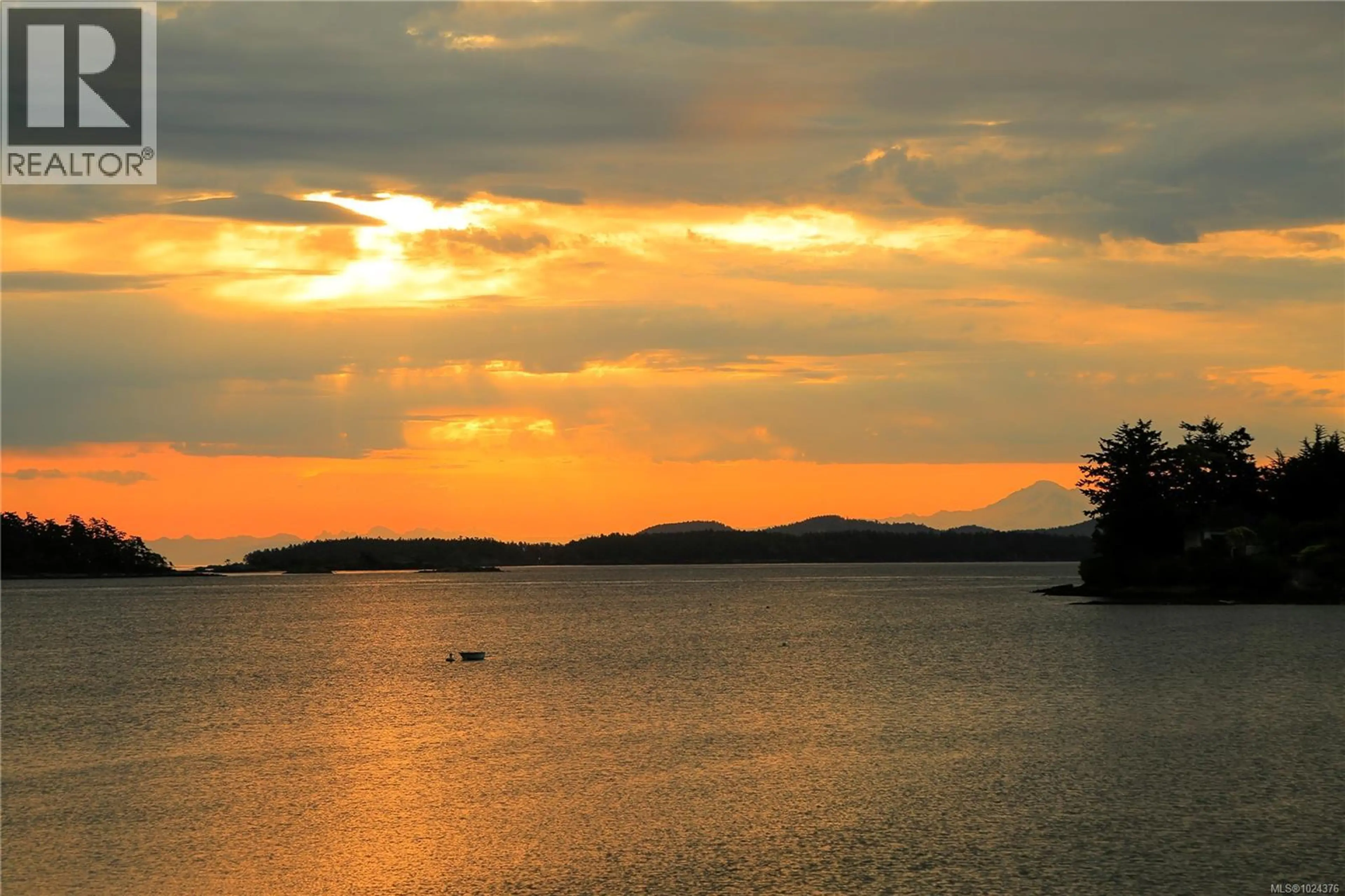 Property at #302 10393 ALLBAY RD, Sidney, BC