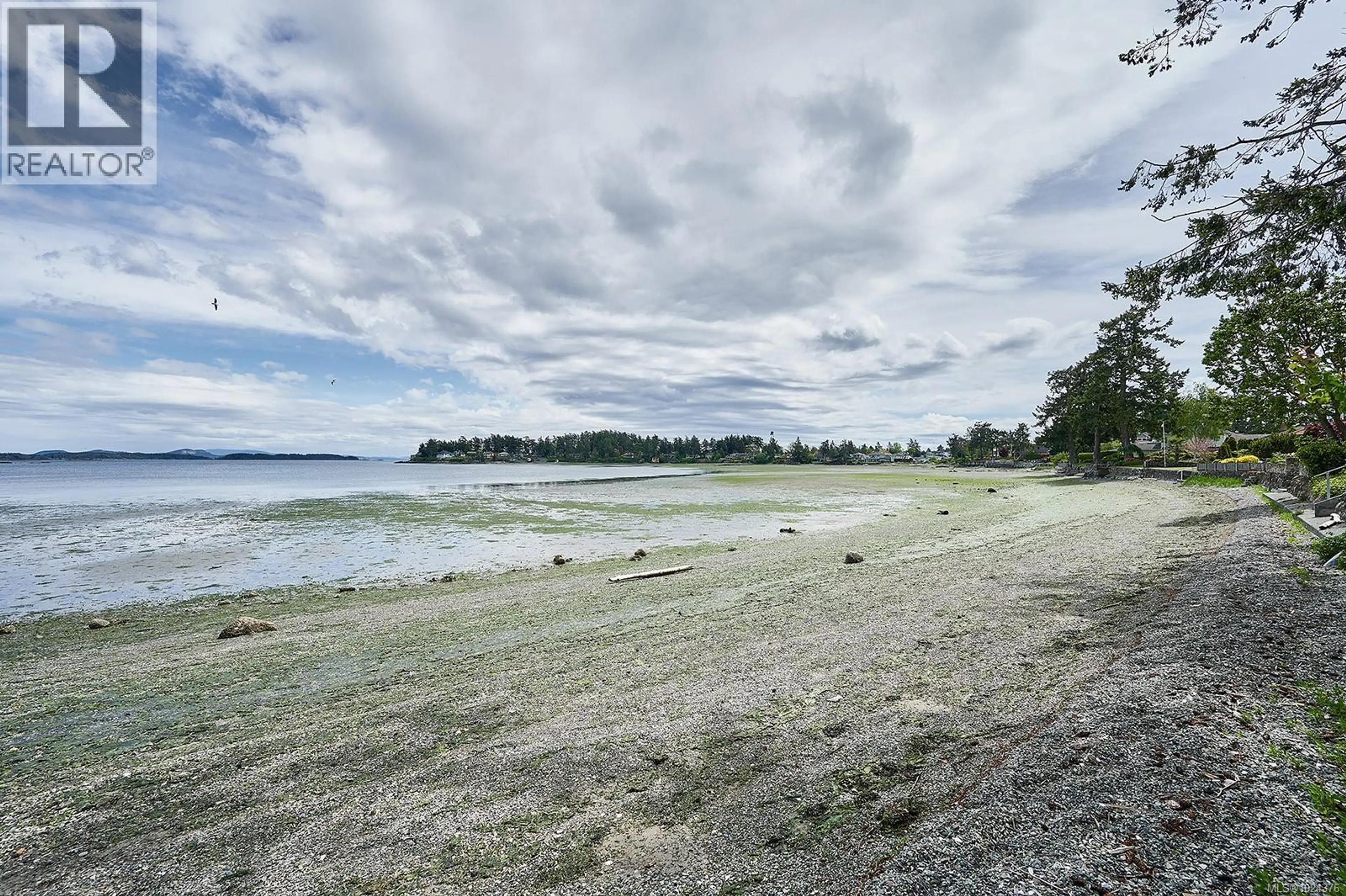 Property at #302 10393 ALLBAY RD, Sidney, BC