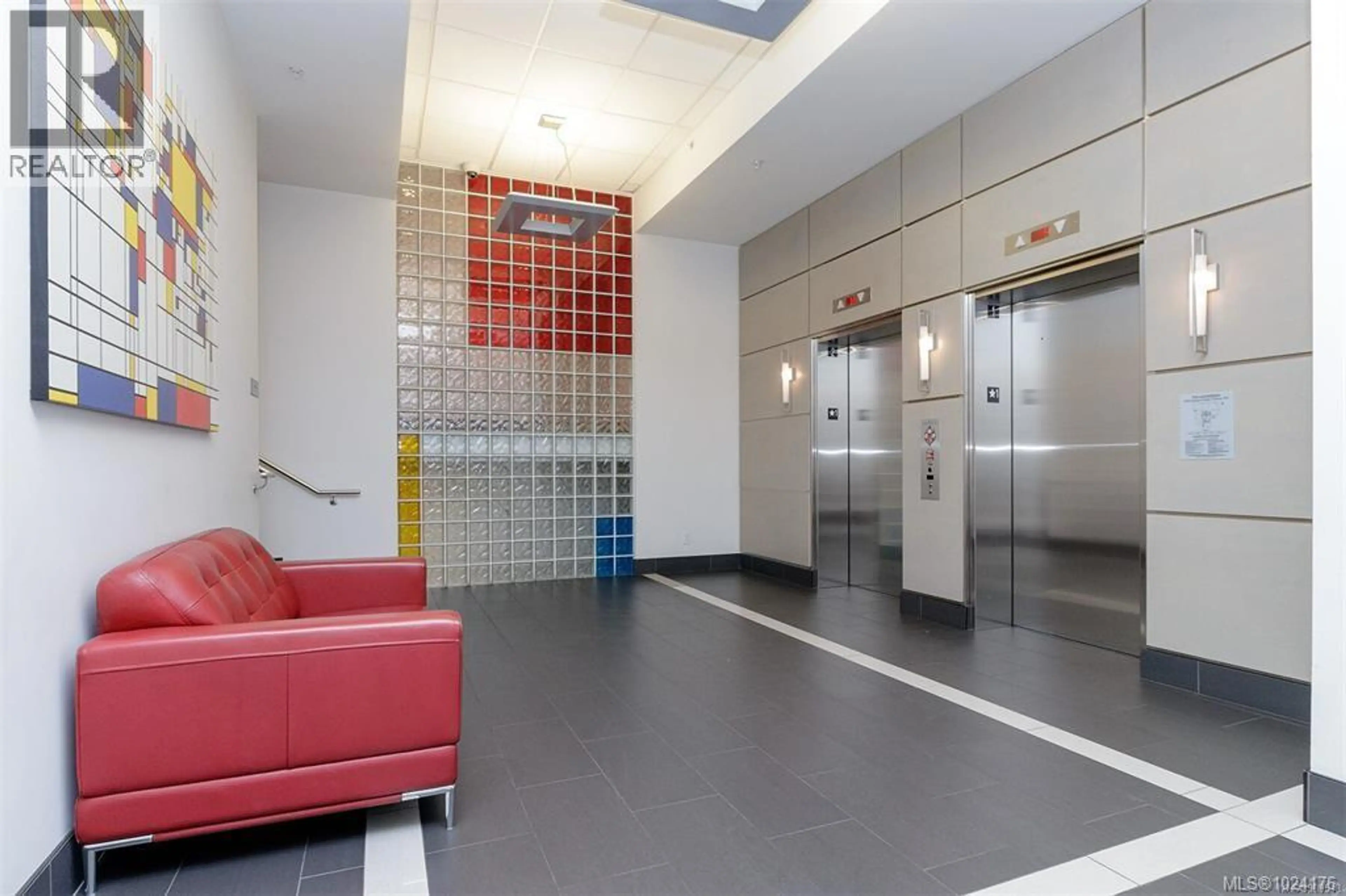 Property at #807 1090 JOHNSON ST, Victoria, BC