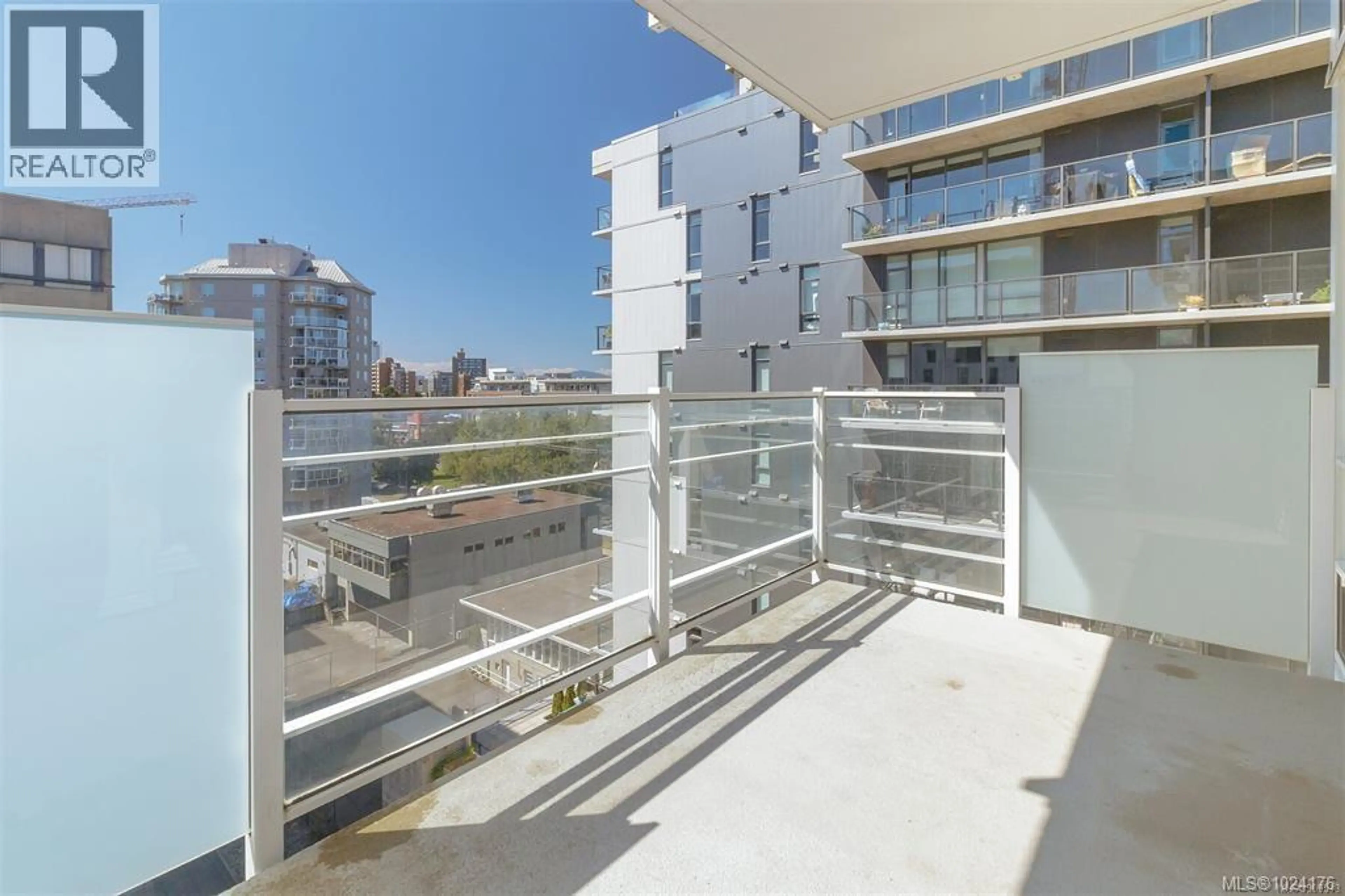 Property at #807 1090 JOHNSON ST, Victoria, BC