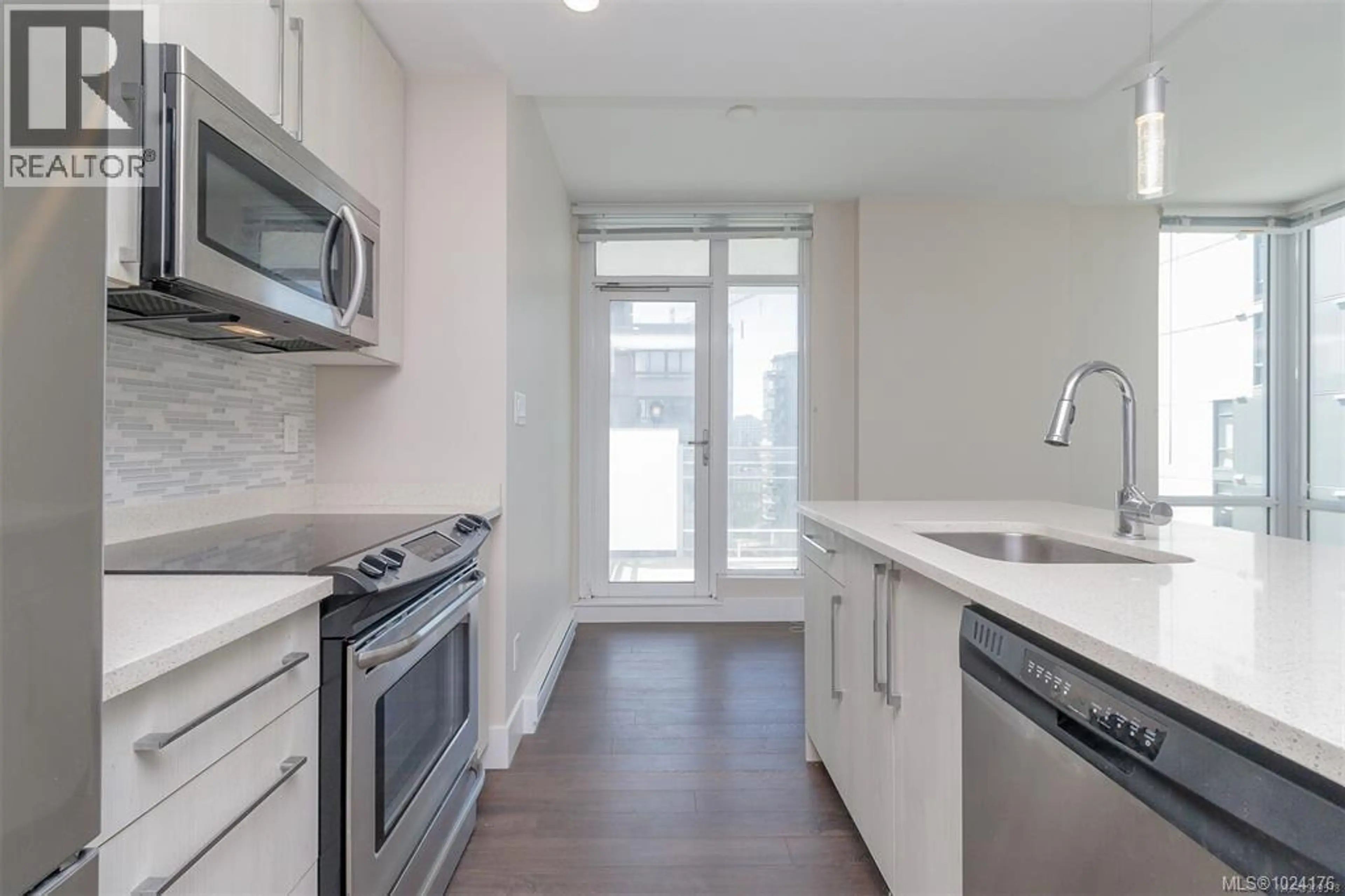 Property at #807 1090 JOHNSON ST, Victoria, BC