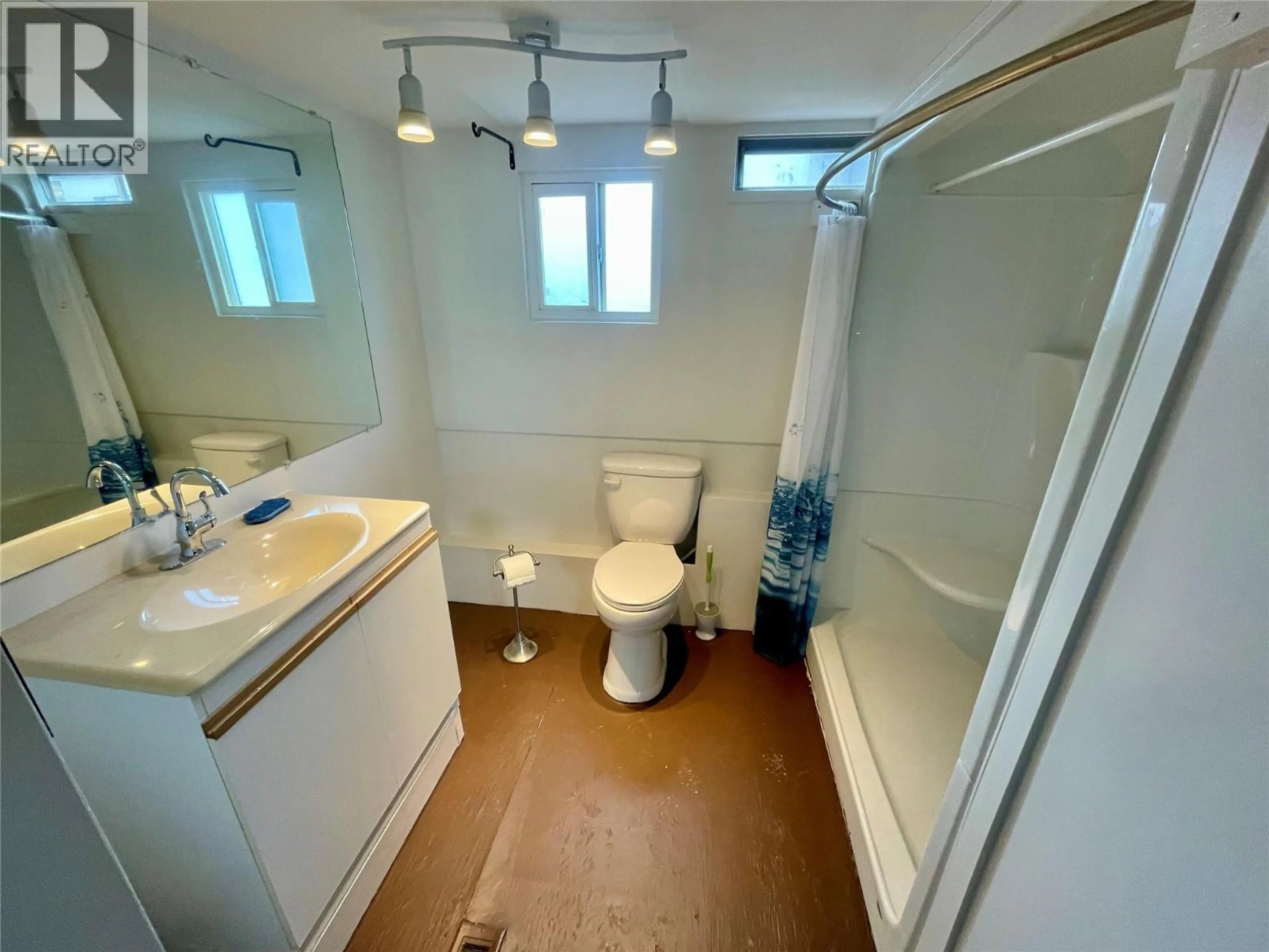 Property at #32 4395 TRANS CANADA  E HIGHWAY, Kamloops, BC