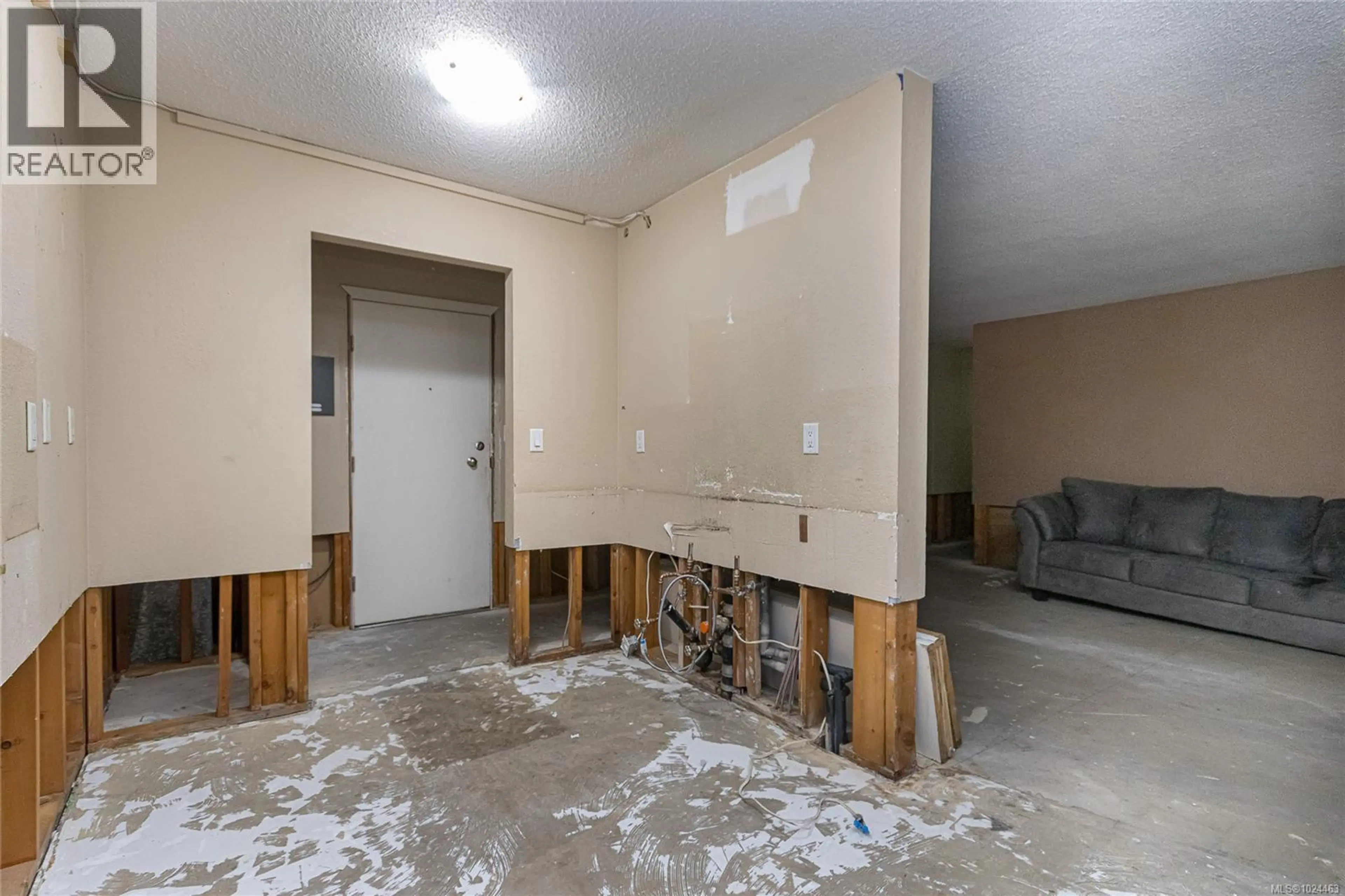 Property at #206 3800 QUADRA ST, Saanich, BC