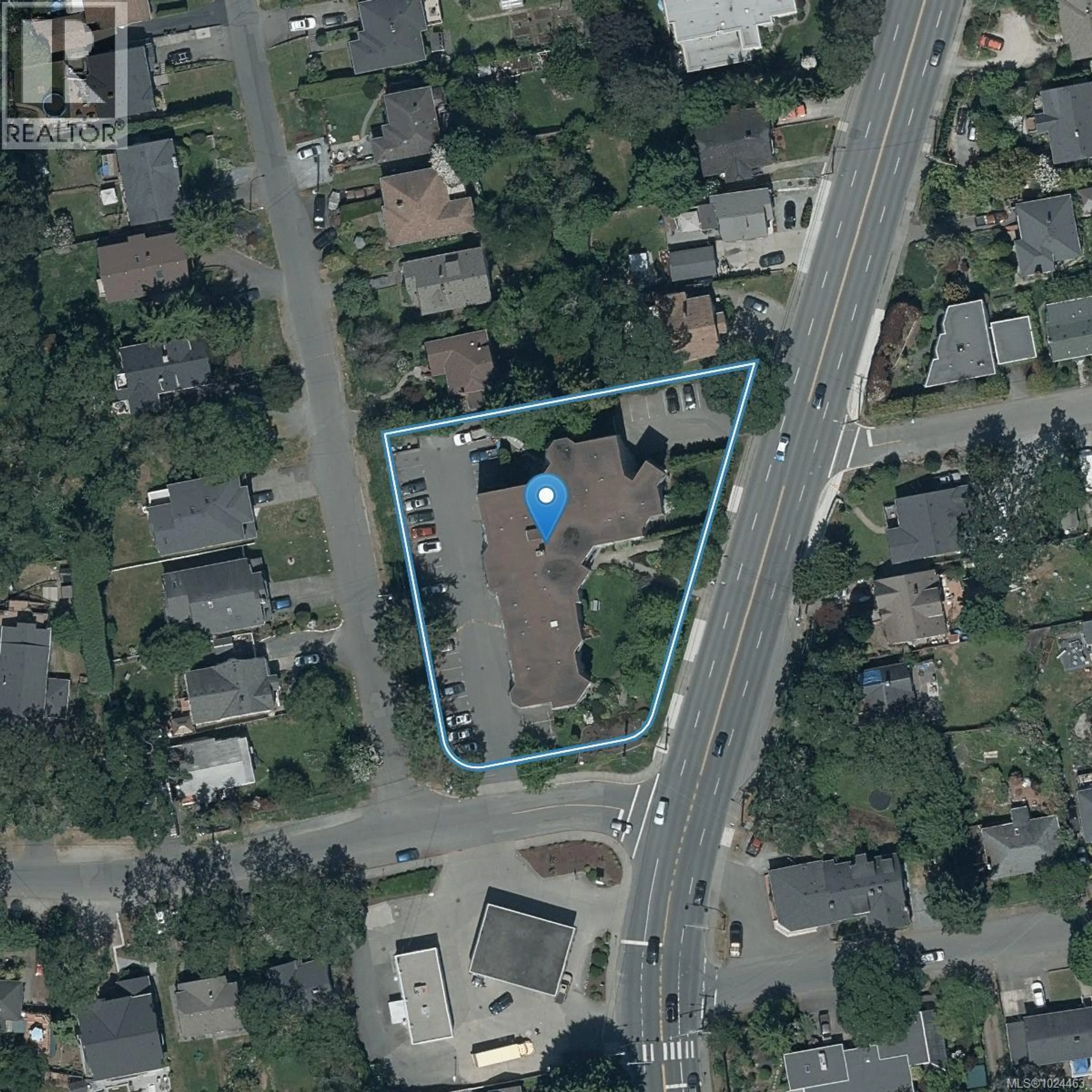 Property at #206 3800 QUADRA ST, Saanich, BC