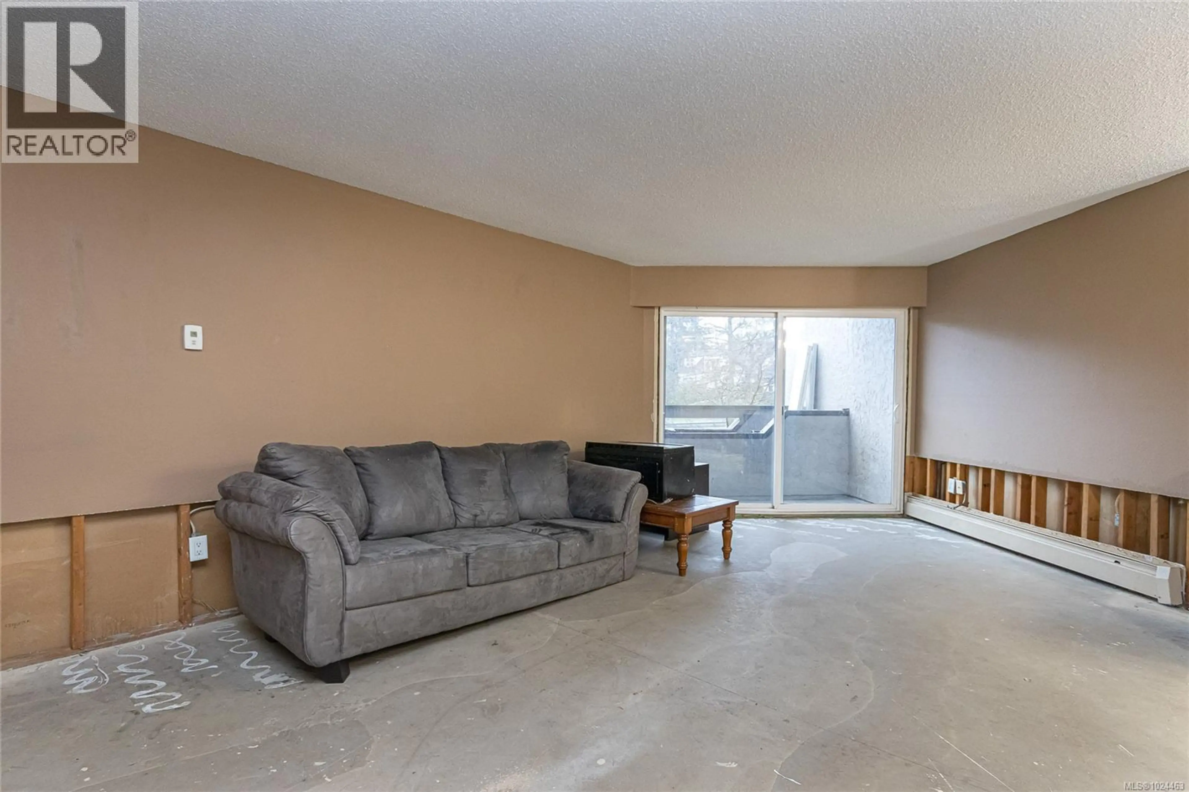 Property at #206 3800 QUADRA ST, Saanich, BC