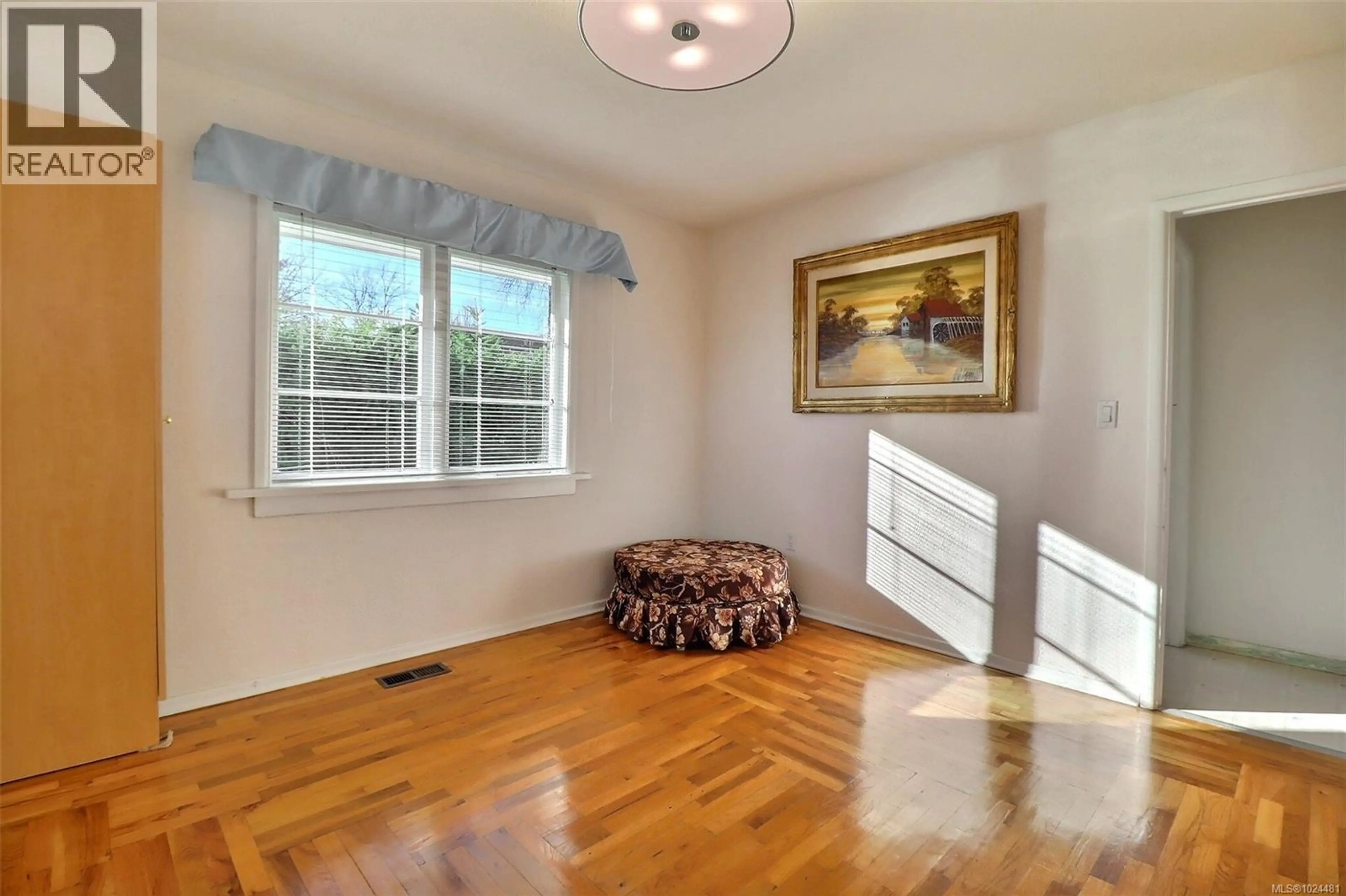 Property at 692 5TH ST, Courtenay, BC