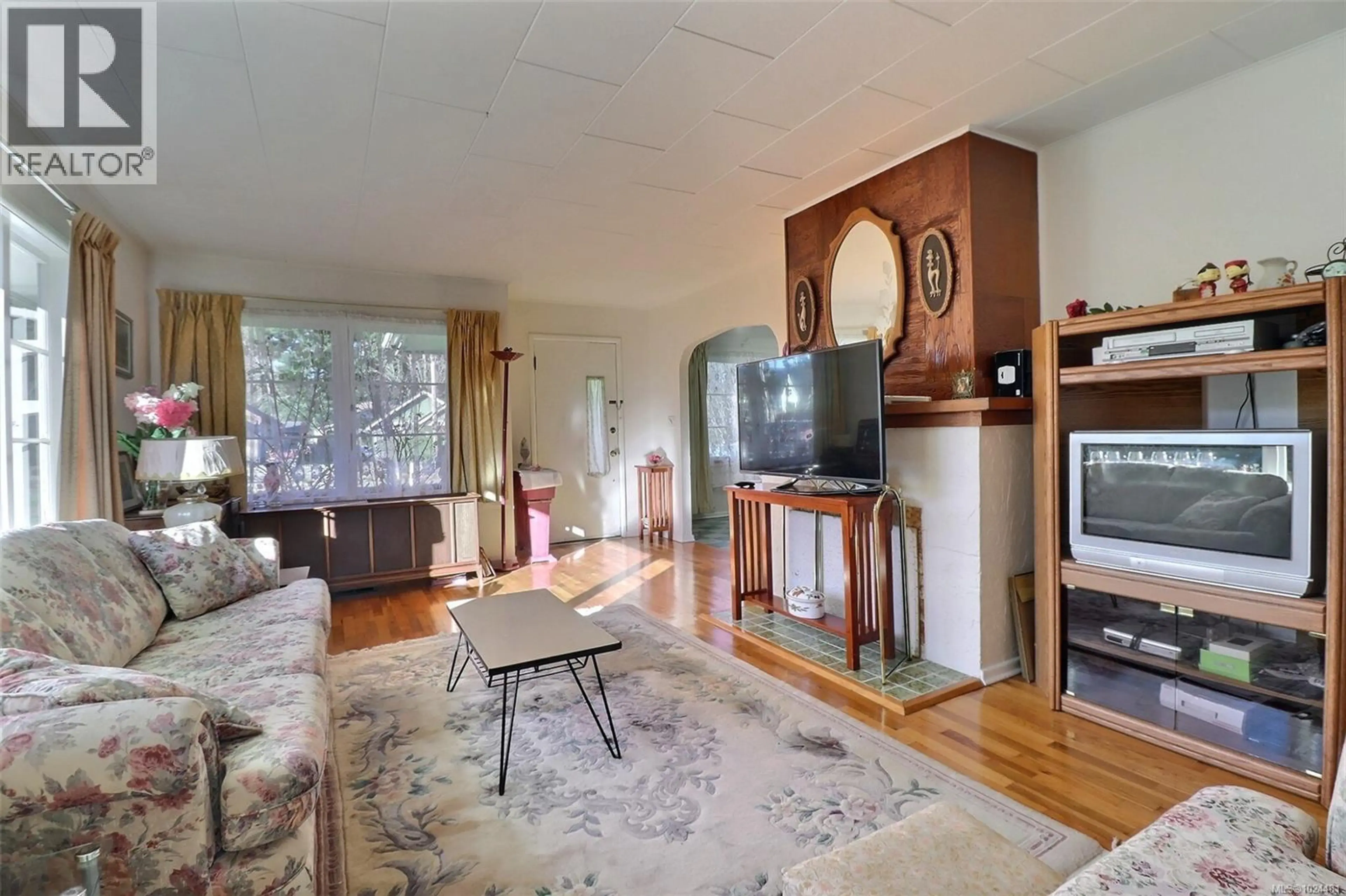 Property at 692 5TH ST, Courtenay, BC