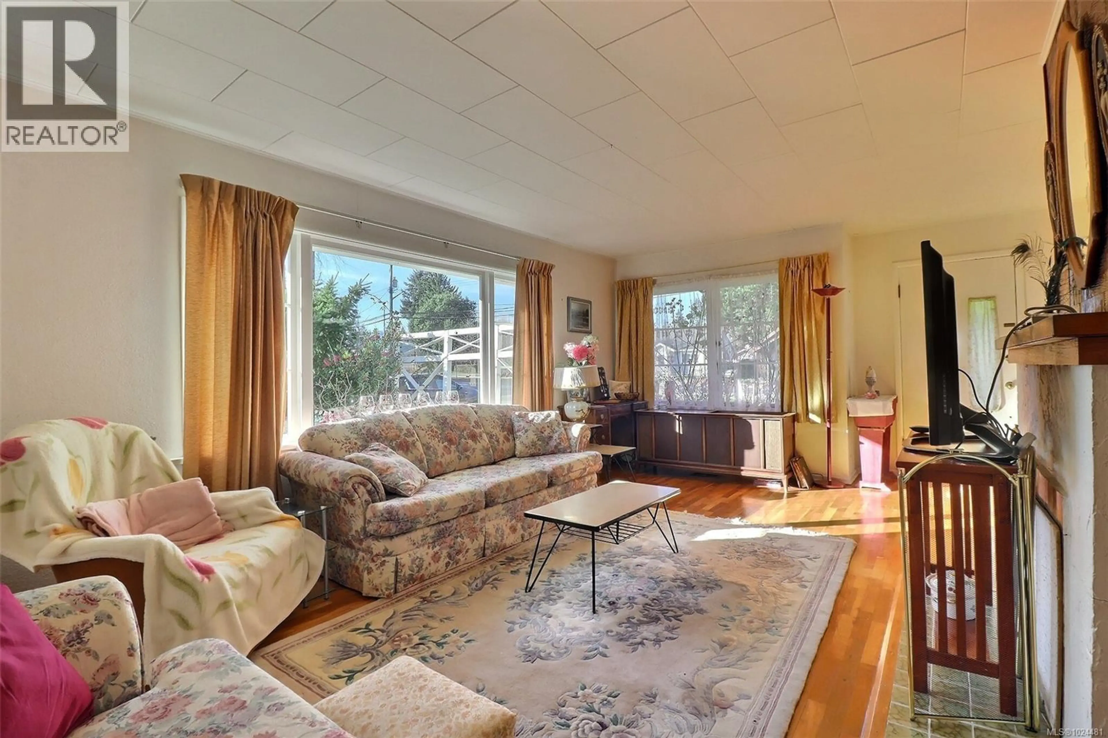 Property at 692 5TH ST, Courtenay, BC