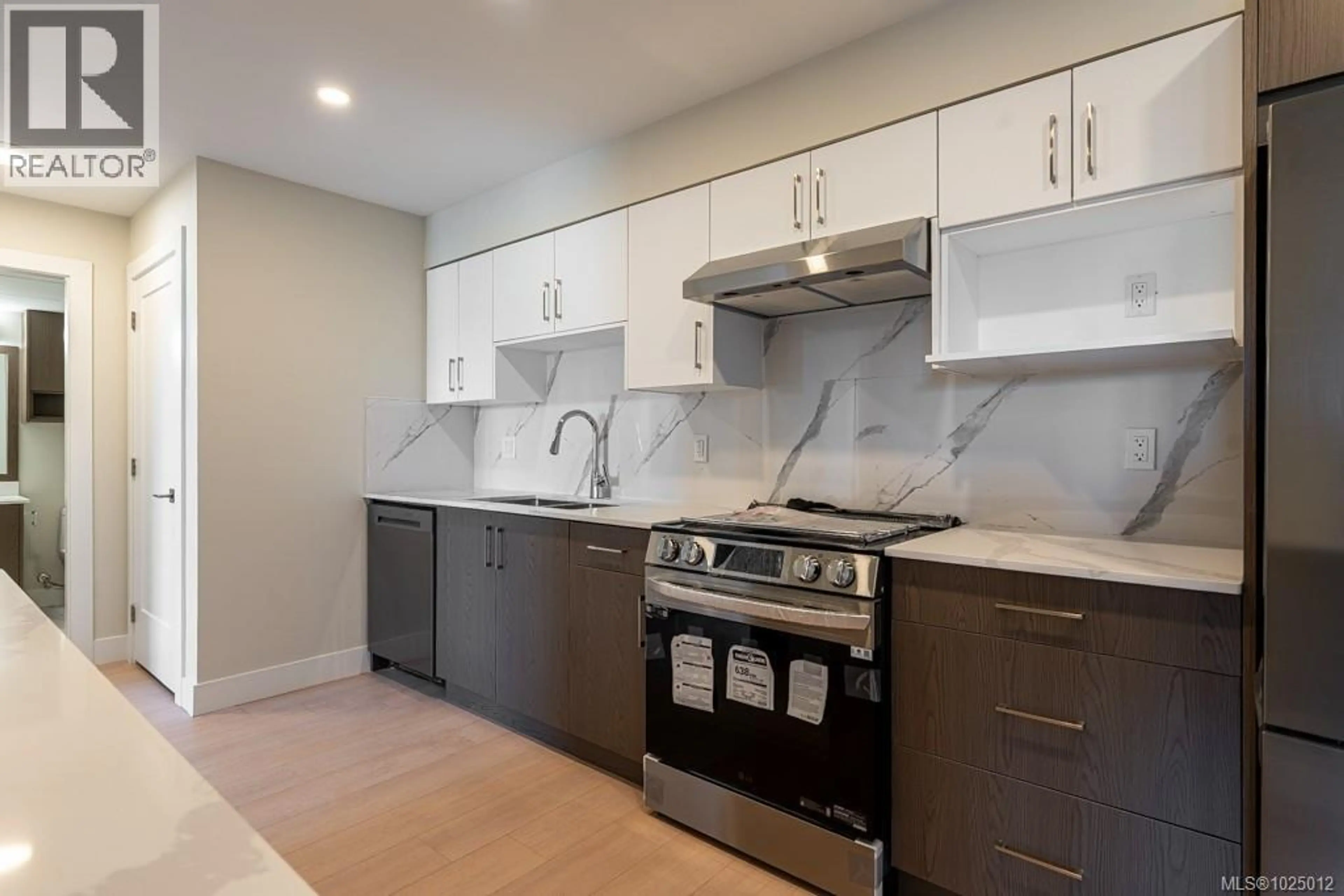 Property at #206 171 JENSEN AVE W, Parksville, BC