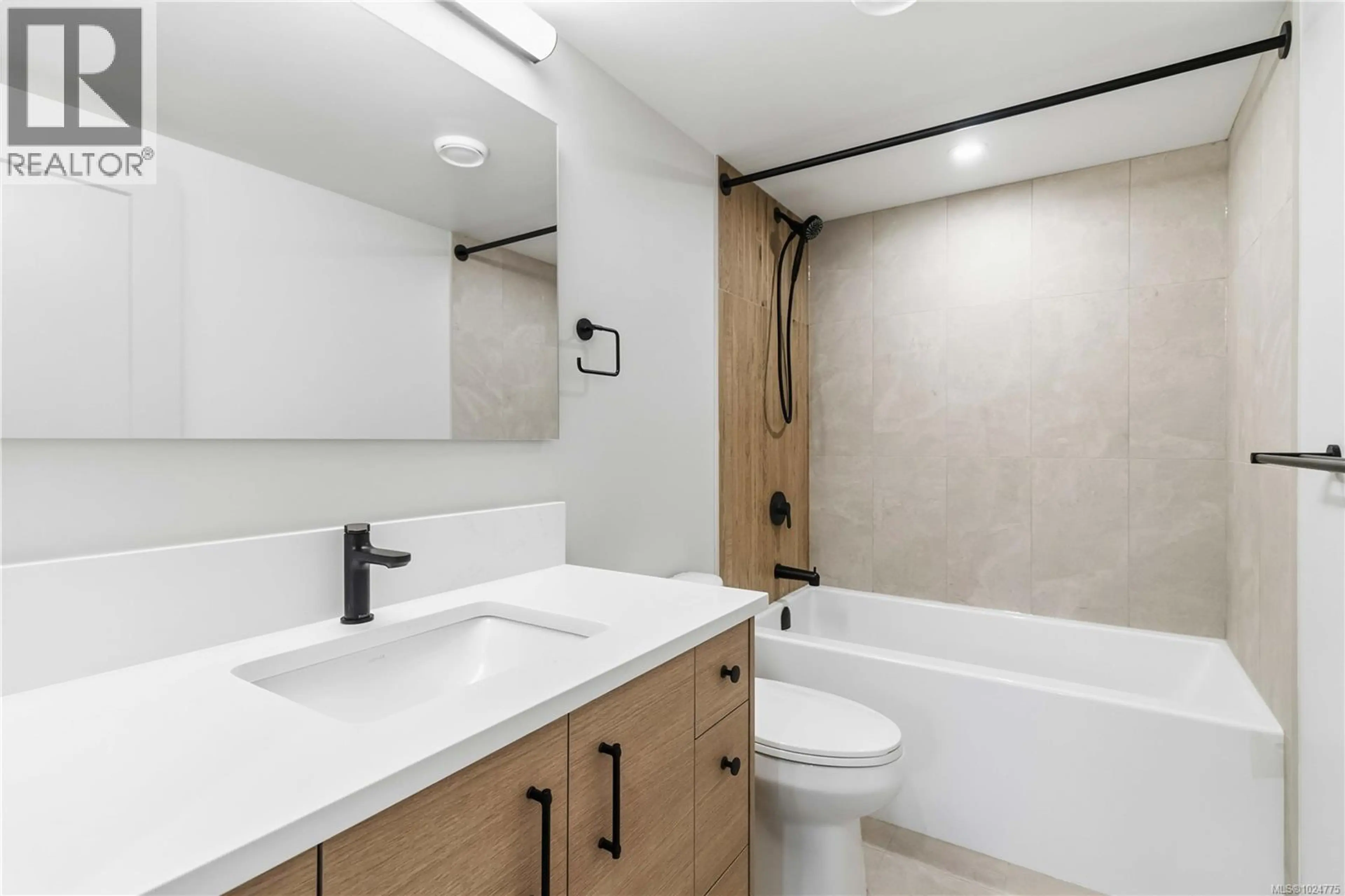 Property at #4 1789 EMERSON ST, Victoria, BC