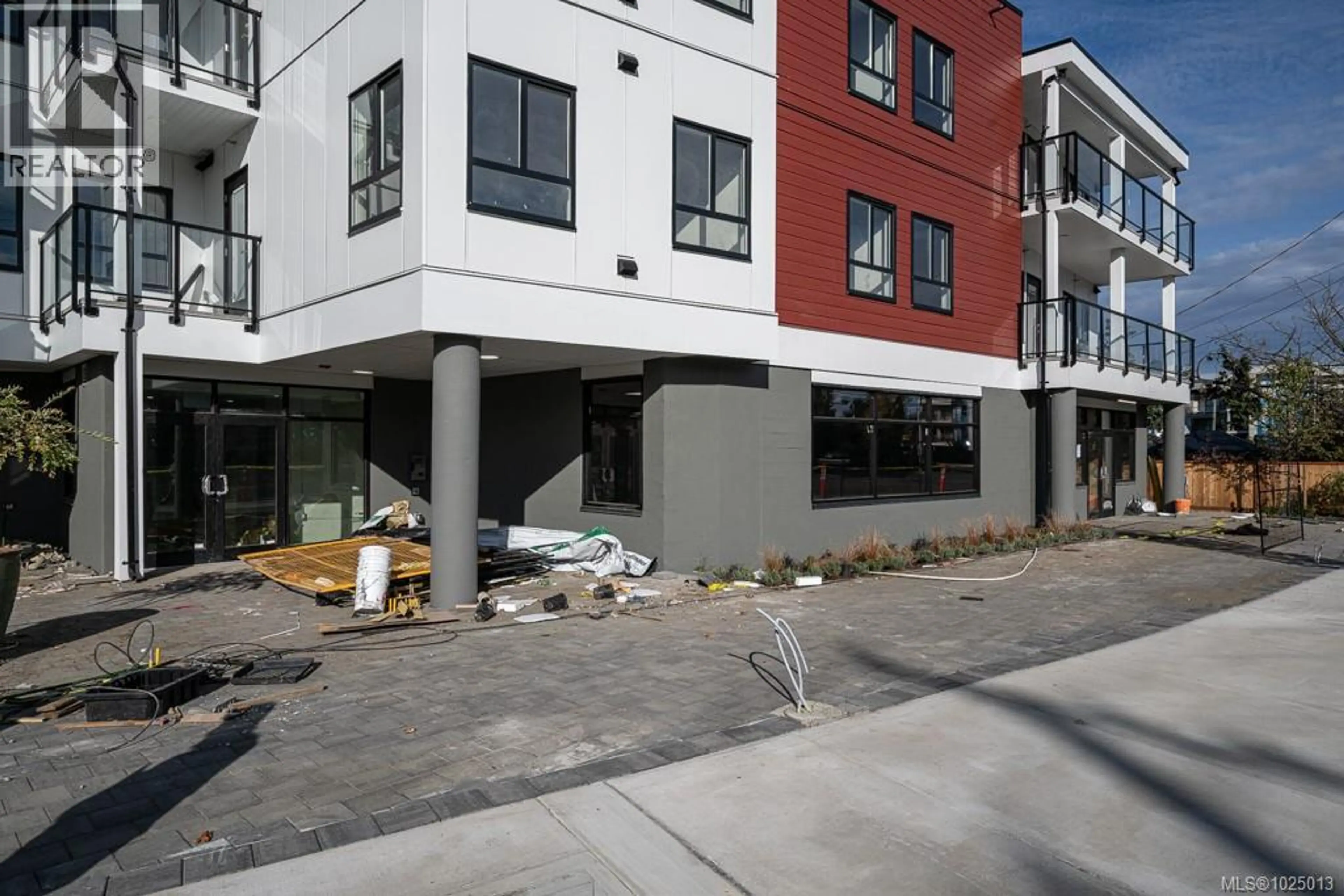 Property at #202 171 JENSEN AVE W, Parksville, BC