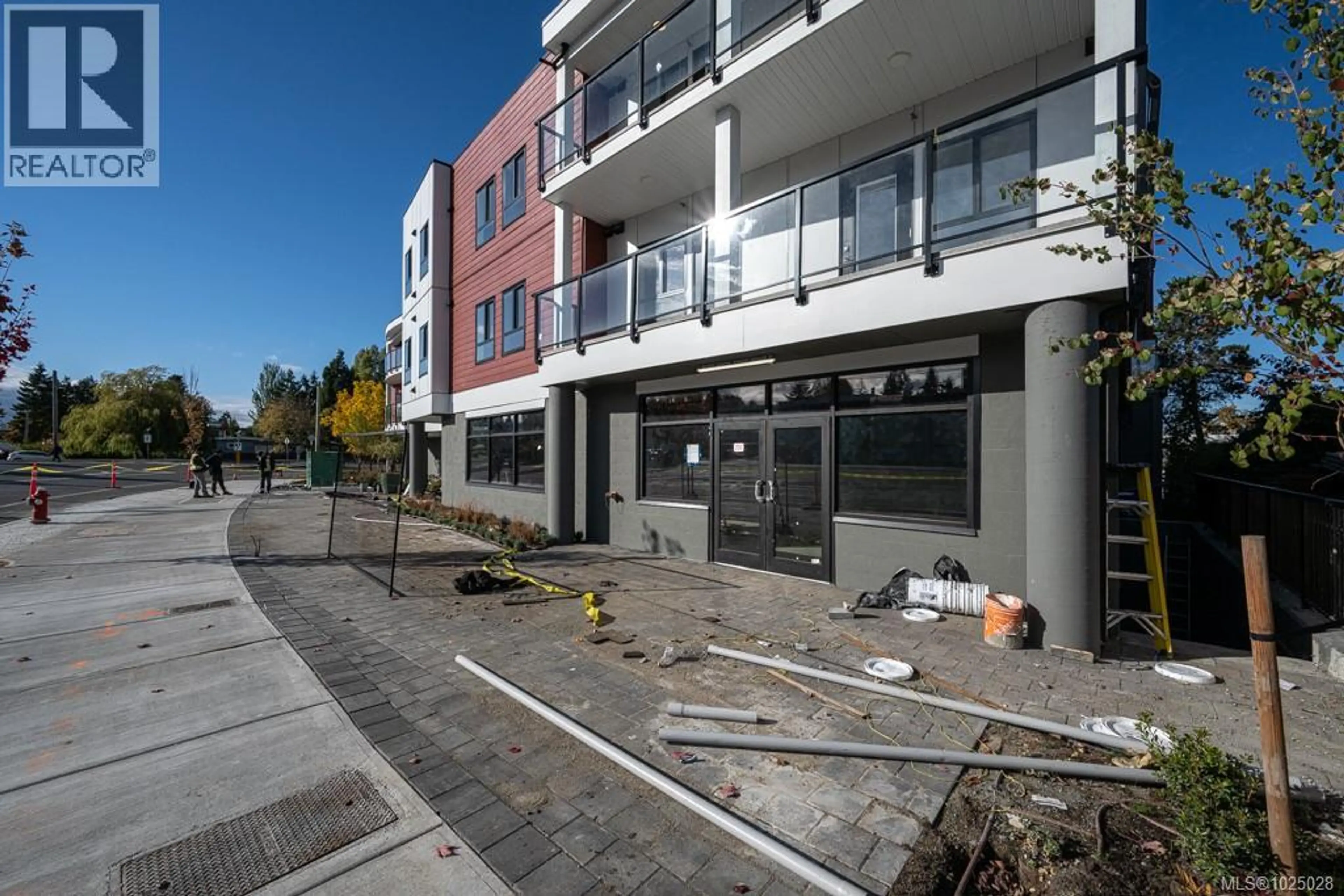 Property at #204 171 JENSEN AVE W, Parksville, BC