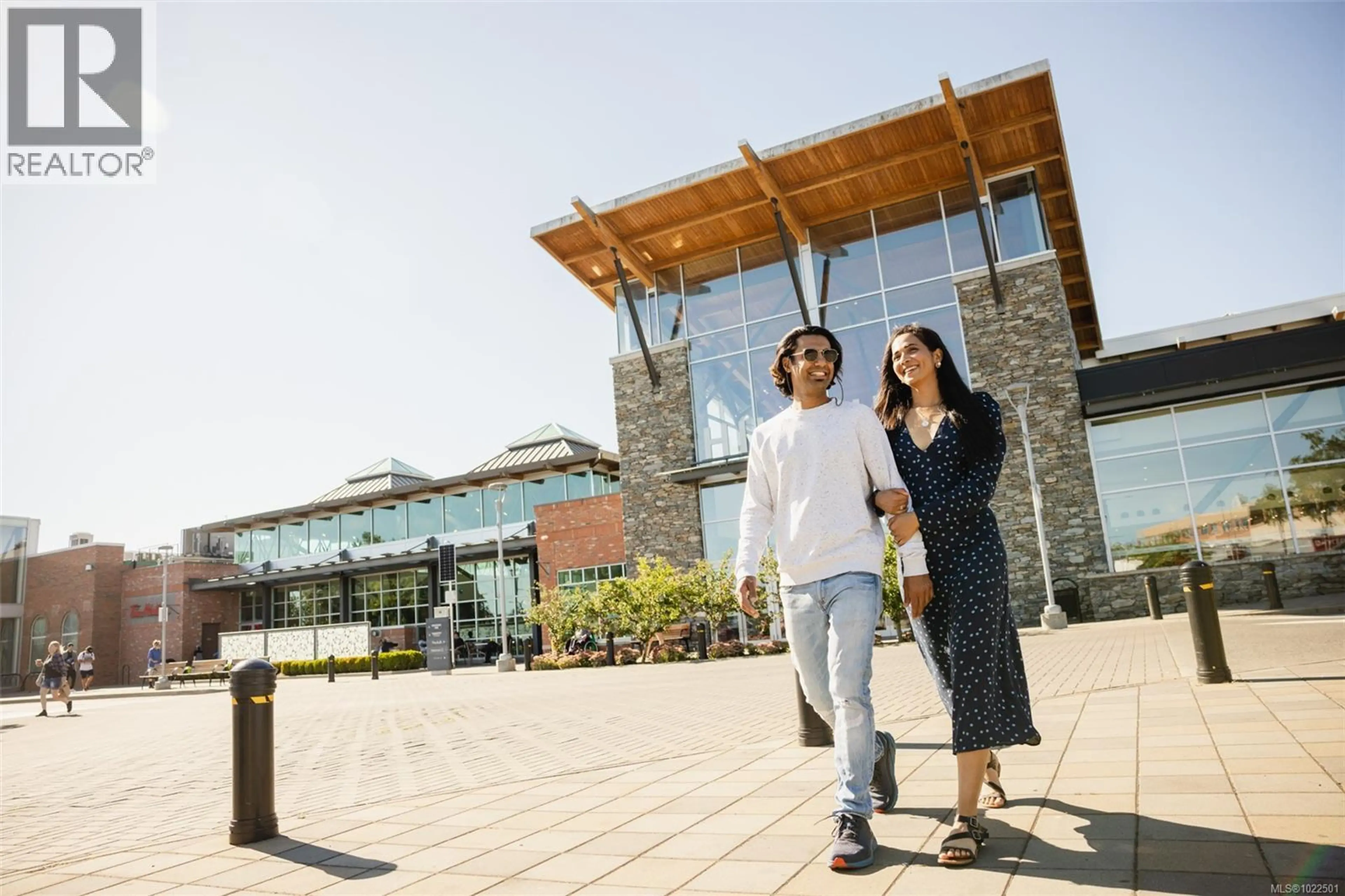 Property at #201 3226 SHELBOURNE ST, Saanich, BC