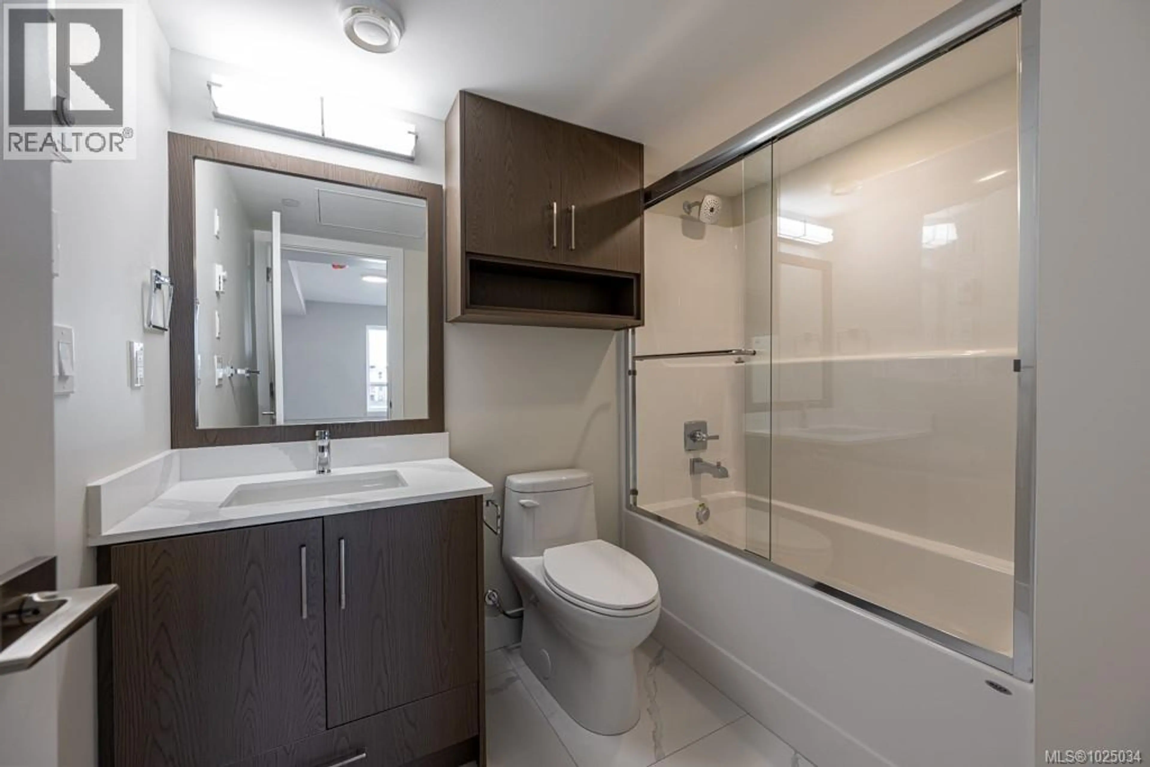 Property at #320 171 JENSEN AVE W, Parksville, BC