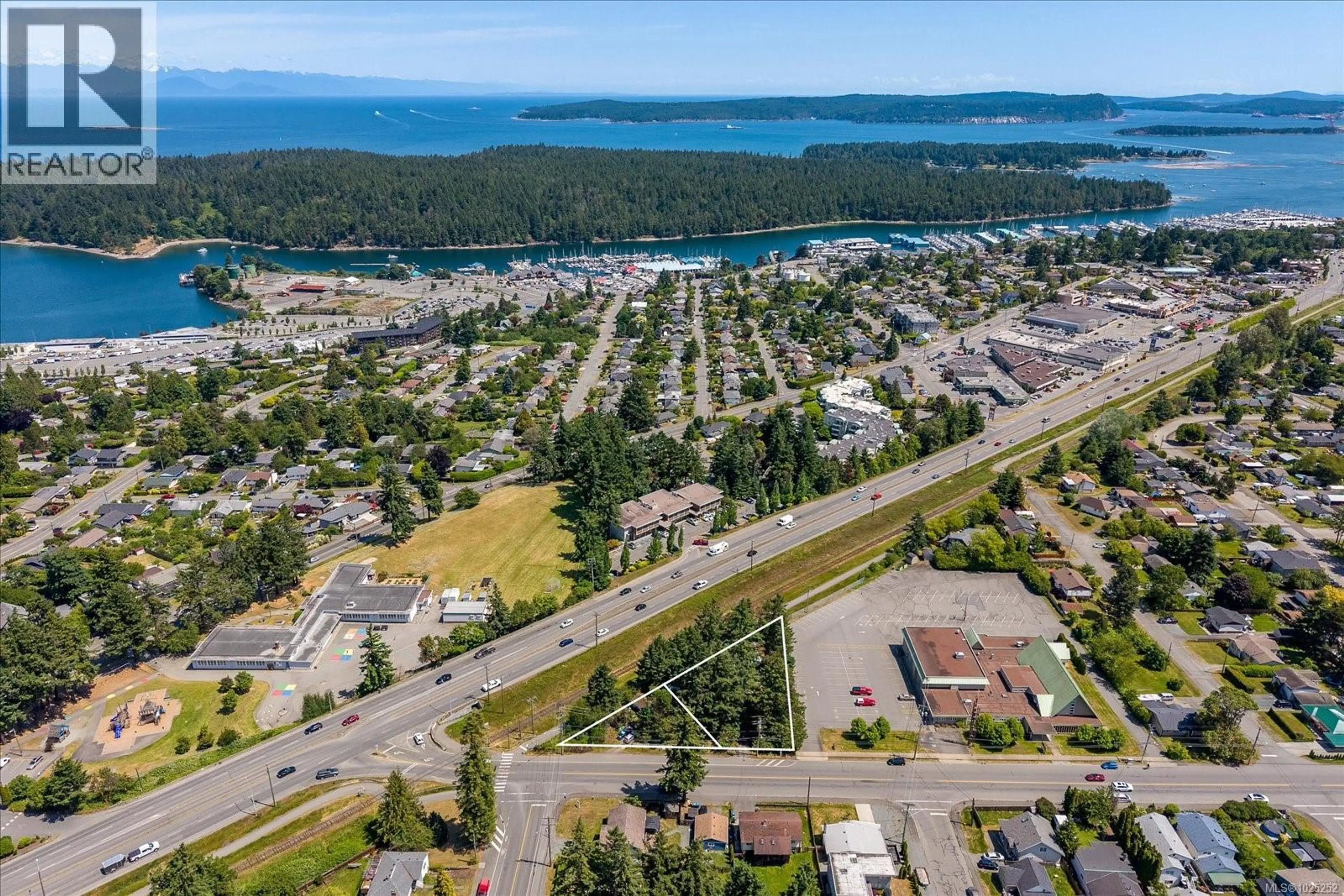 Property at 1790 WADDINGTON RD, Nanaimo, BC